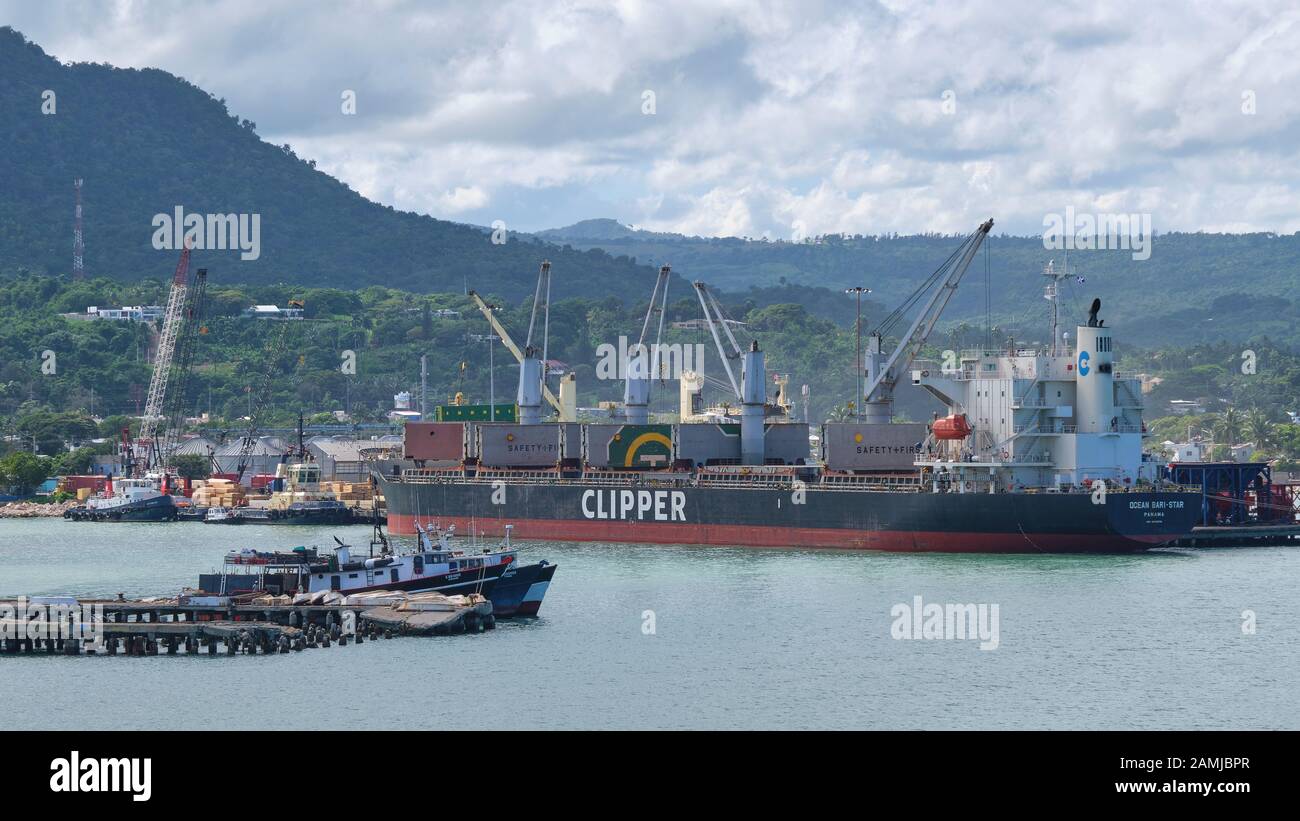 Fotografia di alcune delle navi ormeggiate nel porto di Puerto Plata Repubblica Dominicana. Foto Stock