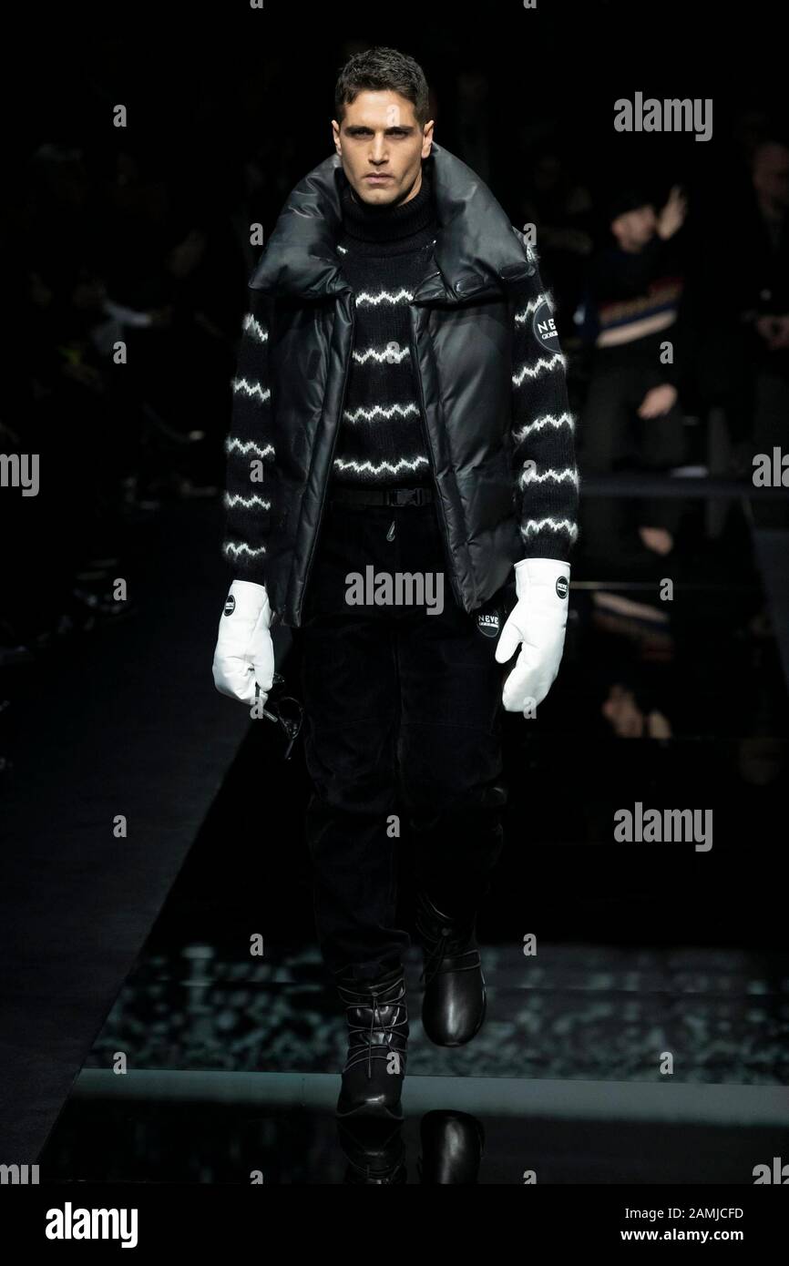 Milano, Italia. 13th Gen 2020. Giorgio ARMANI Autunno/Inverno 2020/2021 Runway durante la settimana della Moda di Milano uomini’s Gennaio 2020 - Milano, Italia 13/01/2020 | utilizzo credito mondiale: DPA/Alamy Live News Foto Stock