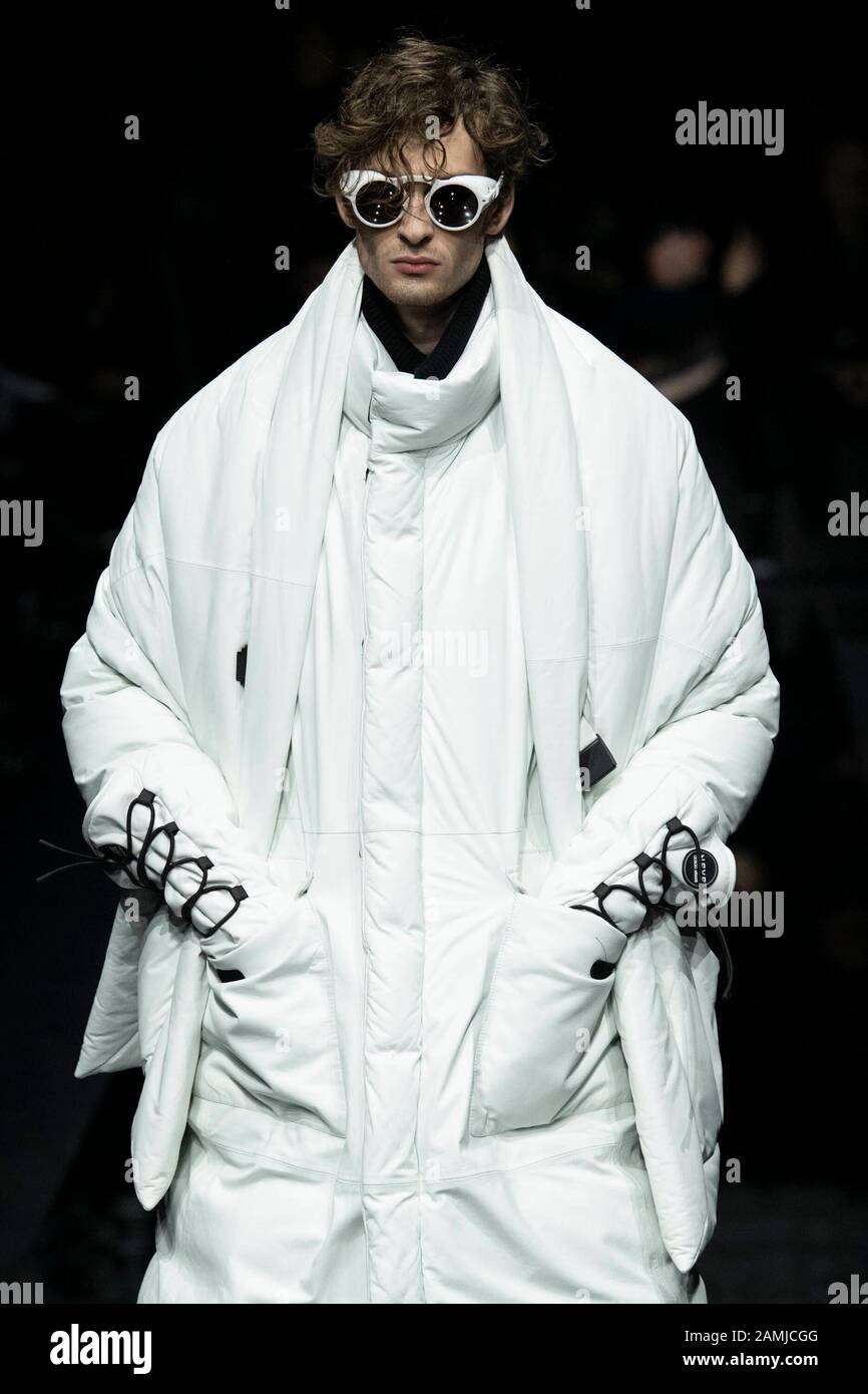 Milano, Italia. 13th Gen 2020. Giorgio ARMANI Autunno/Inverno 2020/2021 Runway durante la settimana della Moda di Milano uomini’s Gennaio 2020 - Milano, Italia 13/01/2020 | utilizzo credito mondiale: DPA/Alamy Live News Foto Stock