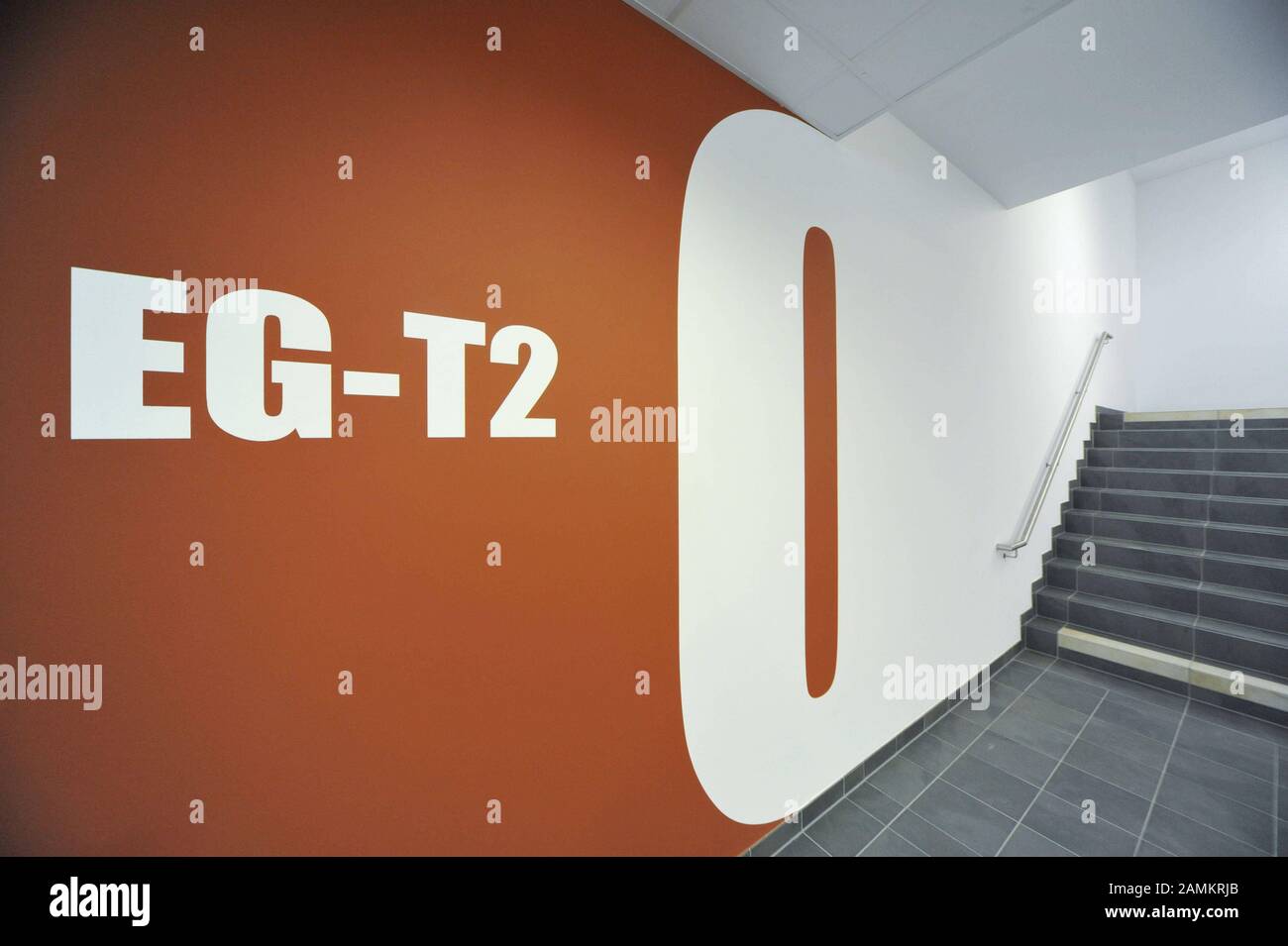 Consegna dell'estensione universitaria dell'Università delle Scienze Applicate a Dachauer Straße 100 a, nel 80636 Monaco, allo Stato libero di Baviera. La pianificazione generale era responsabilità dell'ufficio architettonico SAM, la façade è stata progettata dall'ufficio Steidle. [traduzione automatizzata] Foto Stock