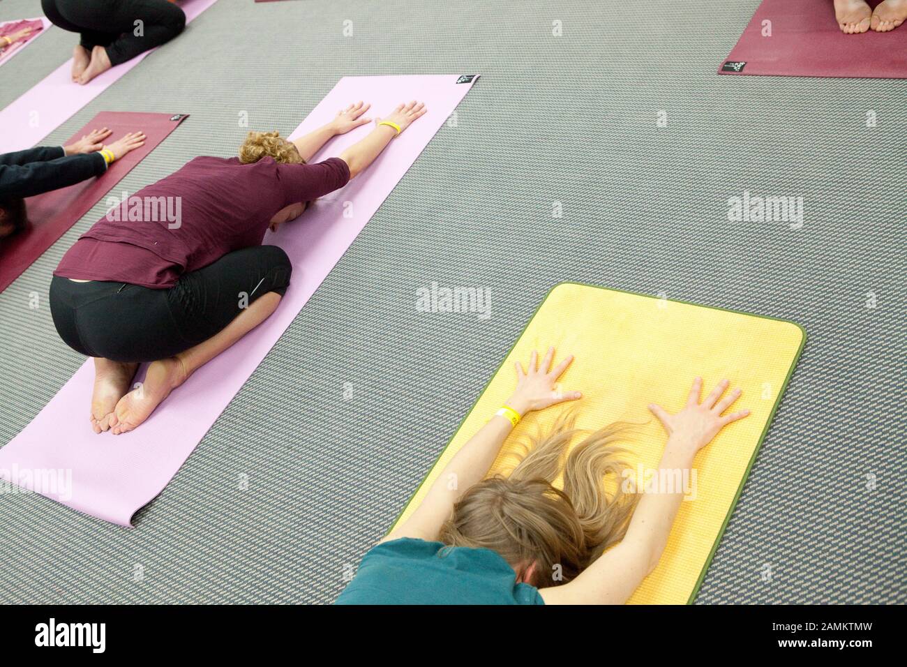 Yoga iyengar immagini e fotografie stock ad alta risoluzione - Alamy