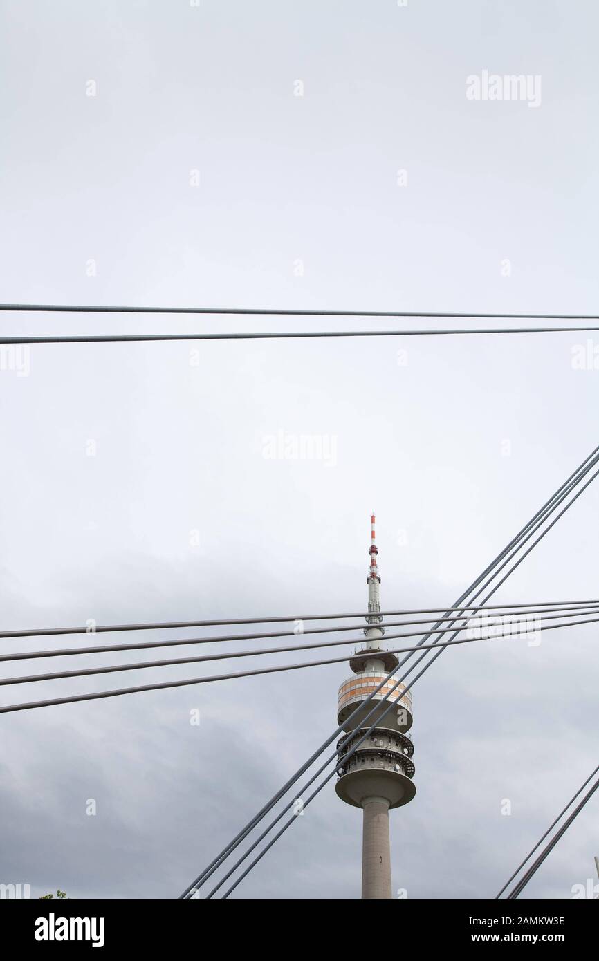 Torre Olimpica nel Parco Olimpico di Monaco. [traduzione automatizzata] Foto Stock