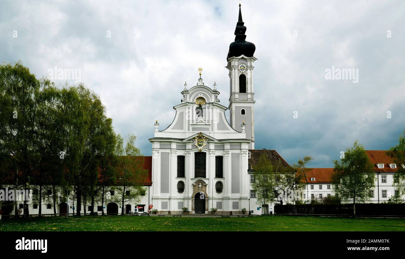 La collegiata rococò di Santa Maria dell'ex monastero agostiniano canonico di Dießen am Ammersee. [traduzione automatizzata] Foto Stock