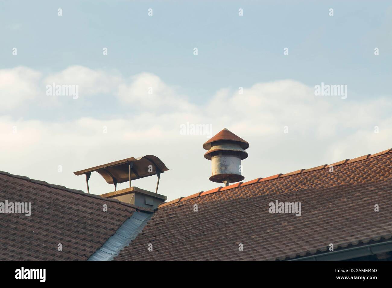Vigili del fuoco - sirena sul tetto della casa - una marca inglese con un  tono più leggero [traduzione automatica] Foto stock - Alamy