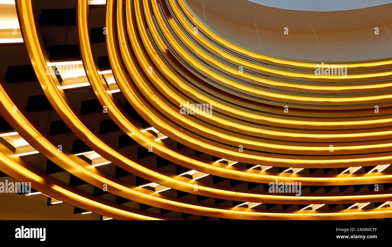 Soffitto Illuminato All'Arndale Shopping Outlet Di Manchester. Foto Stock