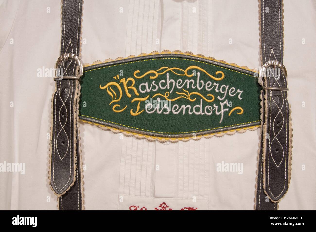 Le bretelle della Trachtenverein D'Raschenberger Teisendorf,  Berchtesgadener Land, Rupertivinkel, alta Baviera, Germania [traduzione  automatizzata] Foto stock - Alamy