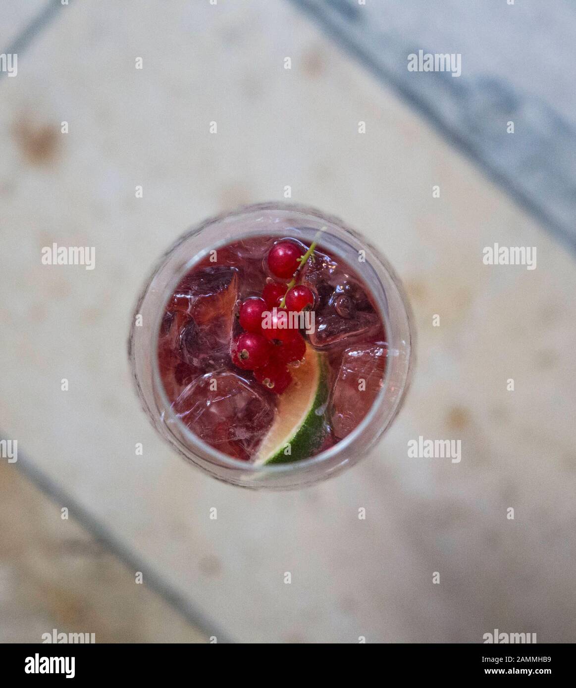 Il Blitz Bar propone un cocktail con bevande alcoliche ridotte. [traduzione automatizzata] Foto Stock