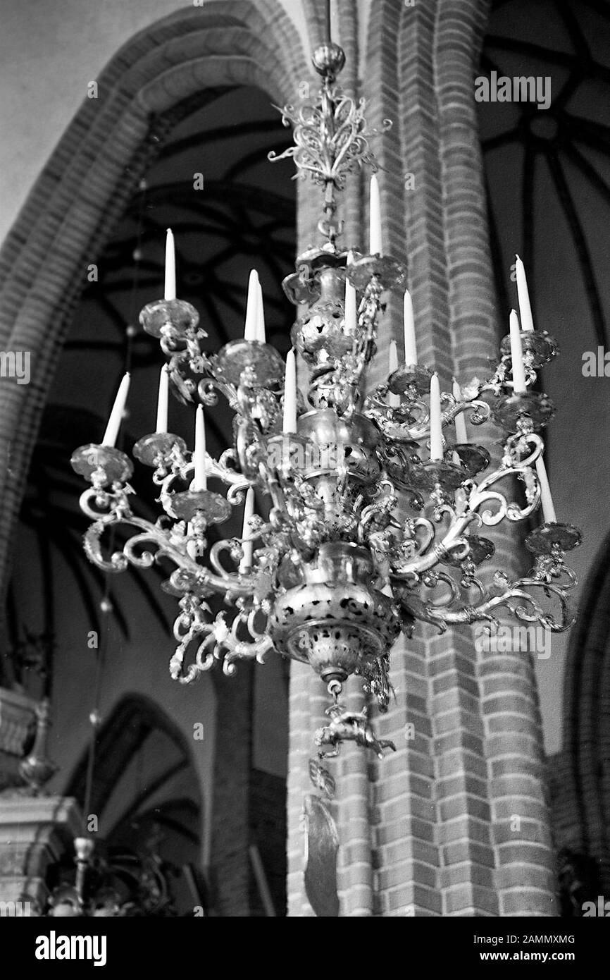 Silberner Kronleuchter aus dem 17. Jahrhundert von Andreas Wickhardt dem Älteren, Storkyrkan, 1969. Lampadario d'argento di Andreas Wickhardt The Elder, datato 17th secolo, Storkyrkan, 1969. Foto Stock
