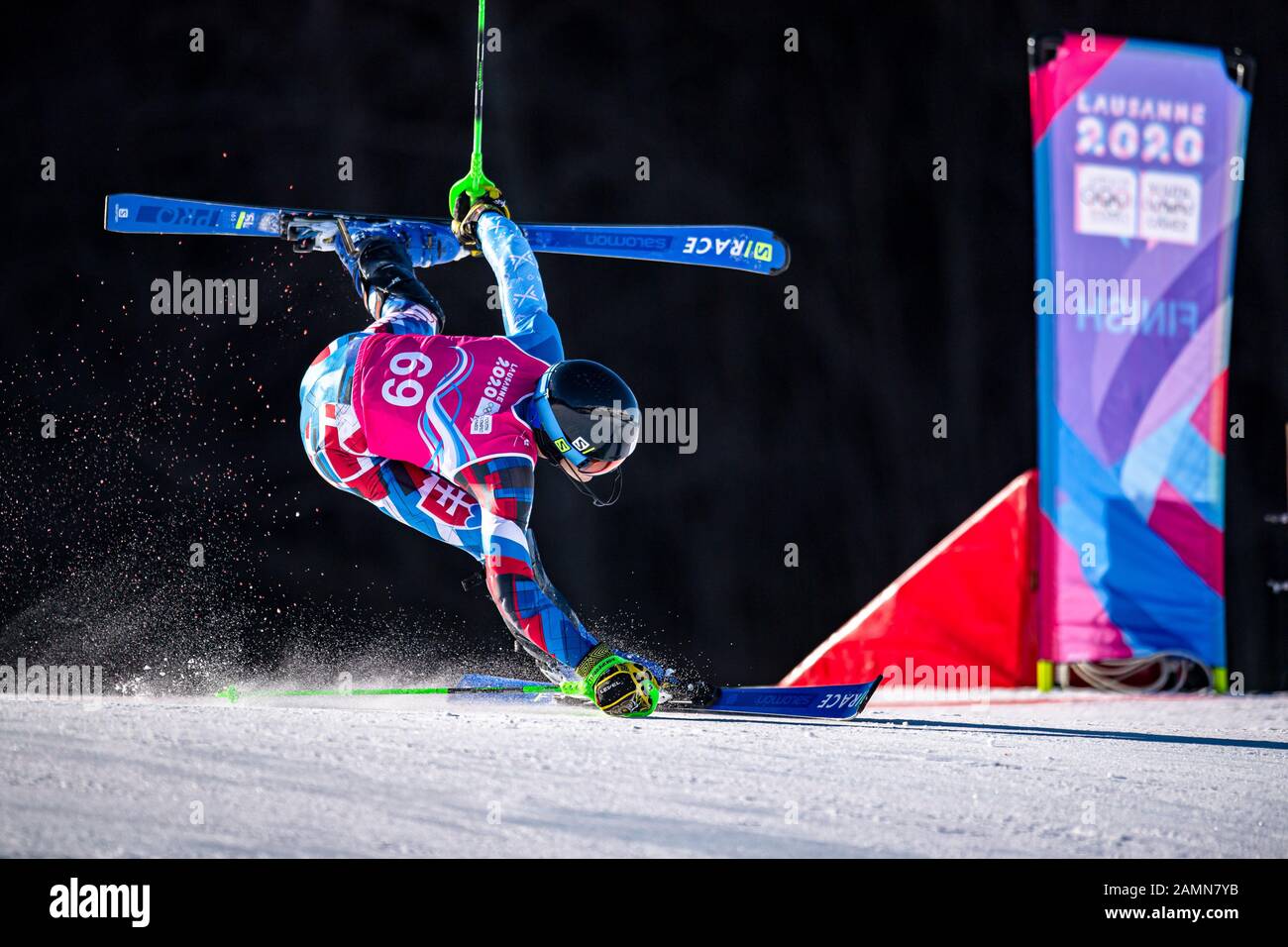 LOSANNA, SVIZZERA. 14th, gennaio 2020. Zampa Teo (SVK) compete nello sci alpino Slalom Run 1 maschile durante i Giochi Olimpici giovanili di Losanna 2020 presso il Centro Alpino Les Diablerets martedì 14 gennaio 2020. LOSANNA, SVIZZERA. Credito: Taka G Wu/Alamy Live News Foto Stock