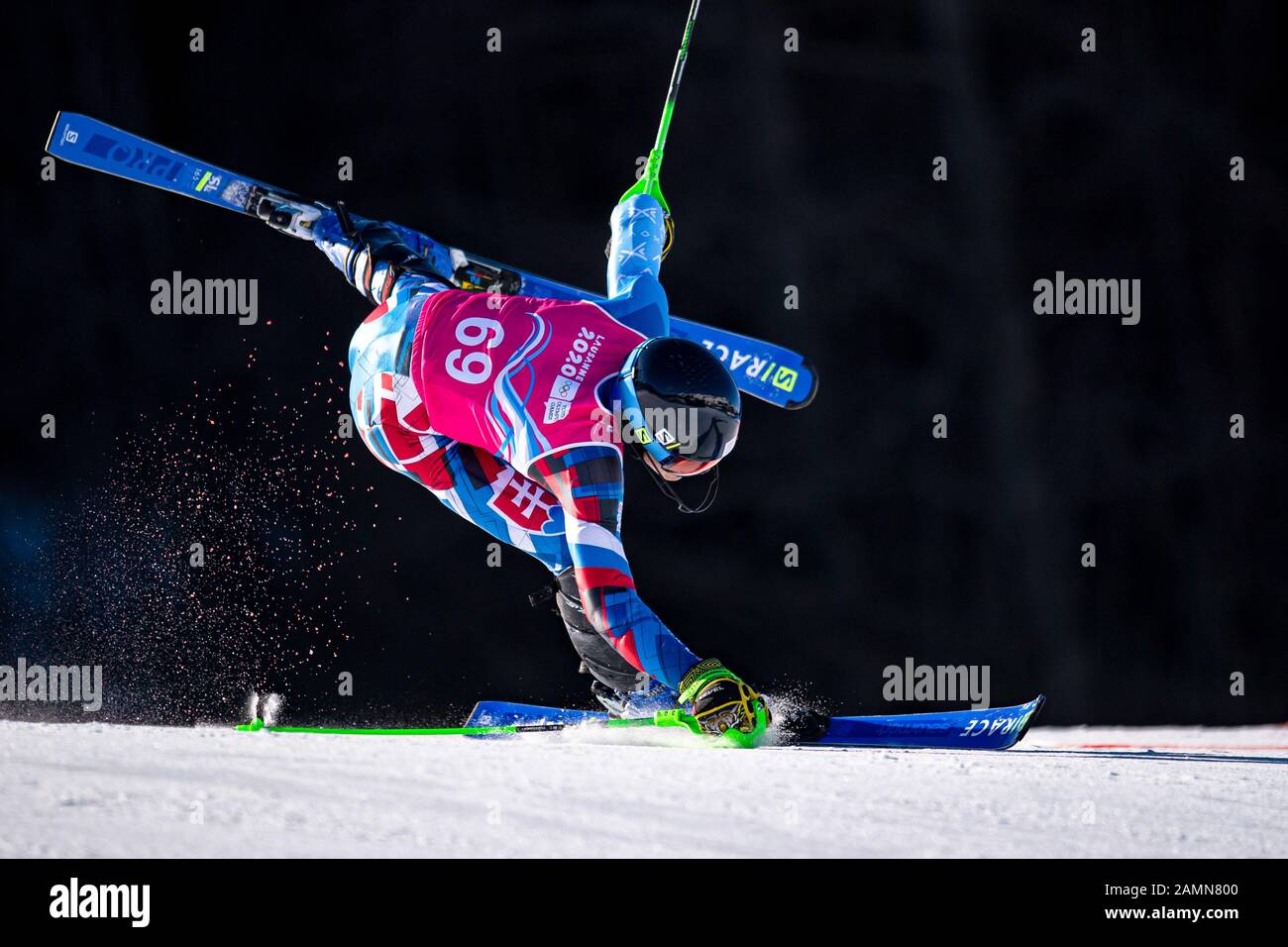 LOSANNA, SVIZZERA. 14th, gennaio 2020. Zampa Teo (SVK) compete nello sci alpino Slalom Run 1 maschile durante i Giochi Olimpici giovanili di Losanna 2020 presso il Centro Alpino Les Diablerets martedì 14 gennaio 2020. LOSANNA, SVIZZERA. Credito: Taka G Wu/Alamy Live News Foto Stock