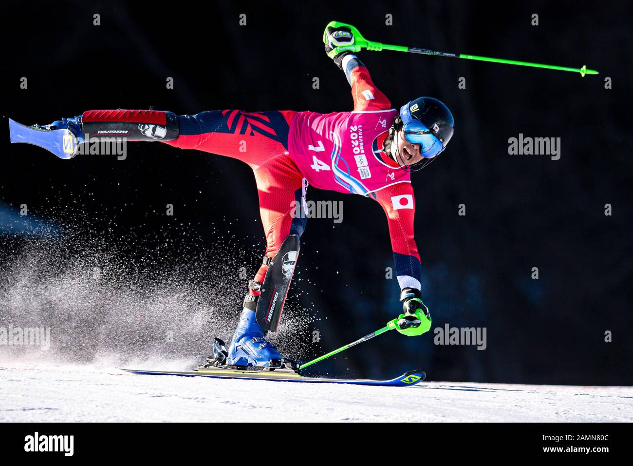 LOSANNA, SVIZZERA. 14th, gennaio 2020. KIKISHIMA Ohra (JPN) compete nello sci alpino Slalom Run 1 maschile durante i Giochi Olimpici Giovanile di Losanna 2020 presso il Centro Alpino Les Diablerets martedì 14 gennaio 2020. LOSANNA, SVIZZERA. Credito: Taka G Wu/Alamy Live News Foto Stock