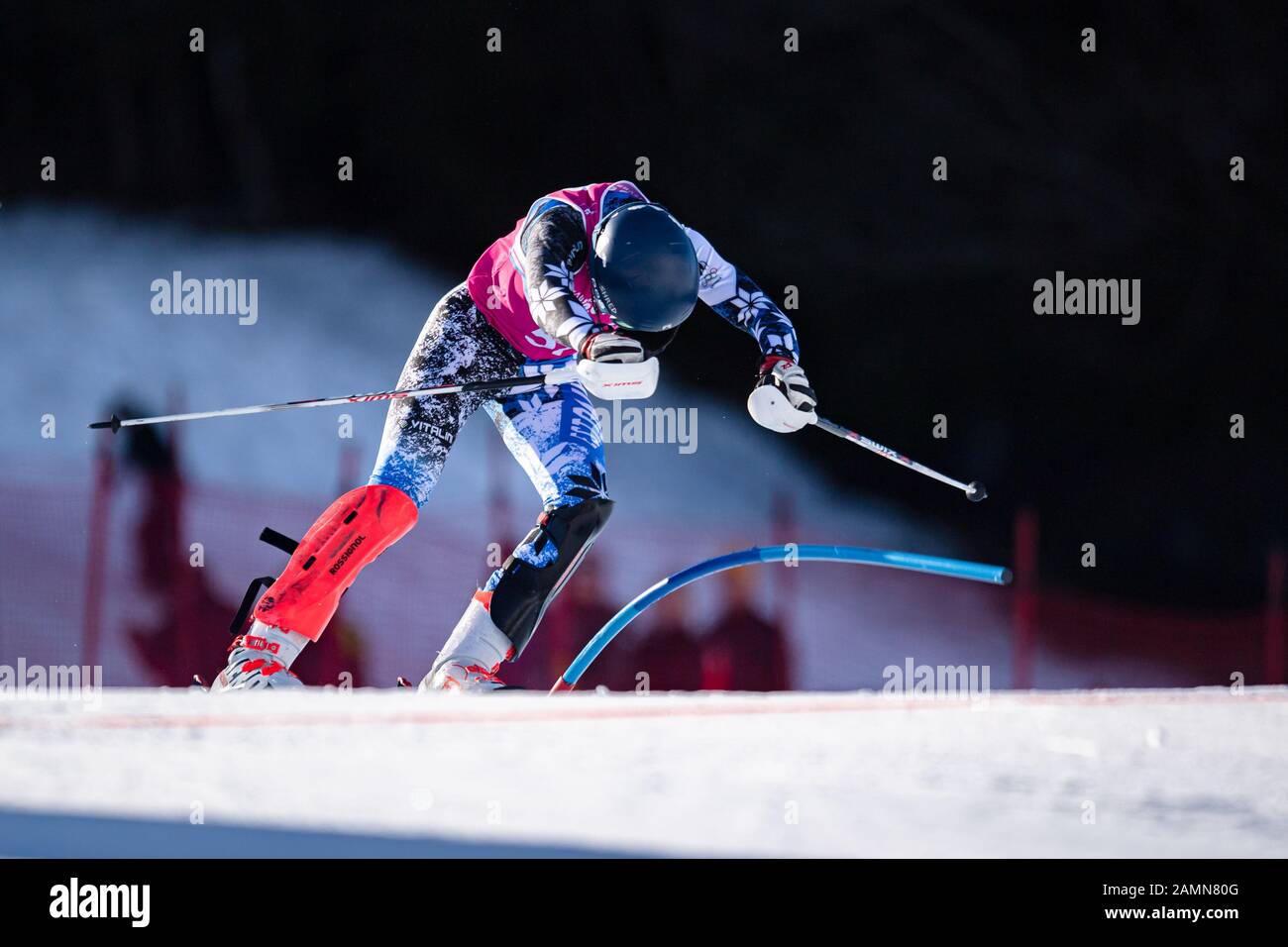 LOSANNA, SVIZZERA. 14th, gennaio 2020. DNILAS Hans Markus (EST) compete nello sci alpino Slalom Run 1 maschile durante i Giochi Olimpici giovanili di Losanna 2020 presso il Centro Alpino Les Diablerets martedì 14 gennaio 2020. LOSANNA, SVIZZERA. Credito: Taka G Wu/Alamy Live News Foto Stock