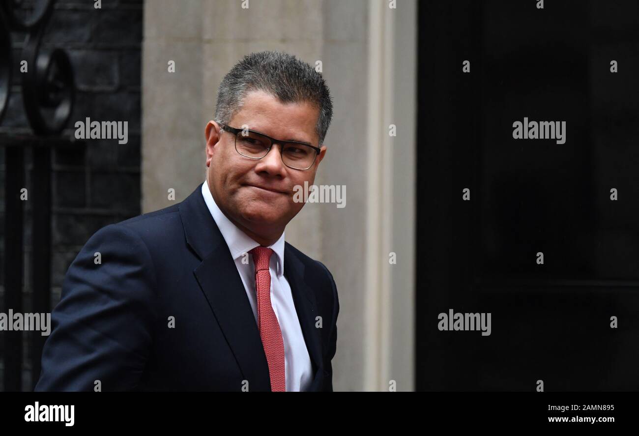 Downing Street, Londra, Regno Unito. 14th gennaio 2020. Alok Sharma, Segretario Di Stato Per Lo Sviluppo Internazionale, Il Segretario Internazionale Per Lo Sviluppo Lascia Downing Street. Credito: Malcolm Park/Alamy Live News. Foto Stock