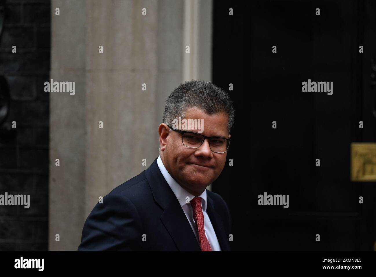 Downing Street, Londra, Regno Unito. 14th gennaio 2020. Alok Sharma, Segretario Di Stato Per Lo Sviluppo Internazionale, Il Segretario Internazionale Per Lo Sviluppo Lascia Downing Street. Credito: Malcolm Park/Alamy Live News. Foto Stock