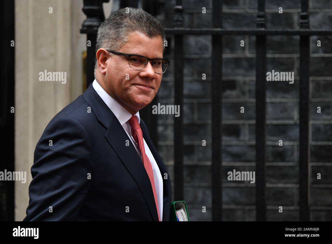 Downing Street, Londra, Regno Unito. 14th gennaio 2020. Alok Sharma, Segretario Di Stato Per Lo Sviluppo Internazionale, Il Segretario Internazionale Per Lo Sviluppo Lascia Downing Street. Credito: Malcolm Park/Alamy Live News. Foto Stock