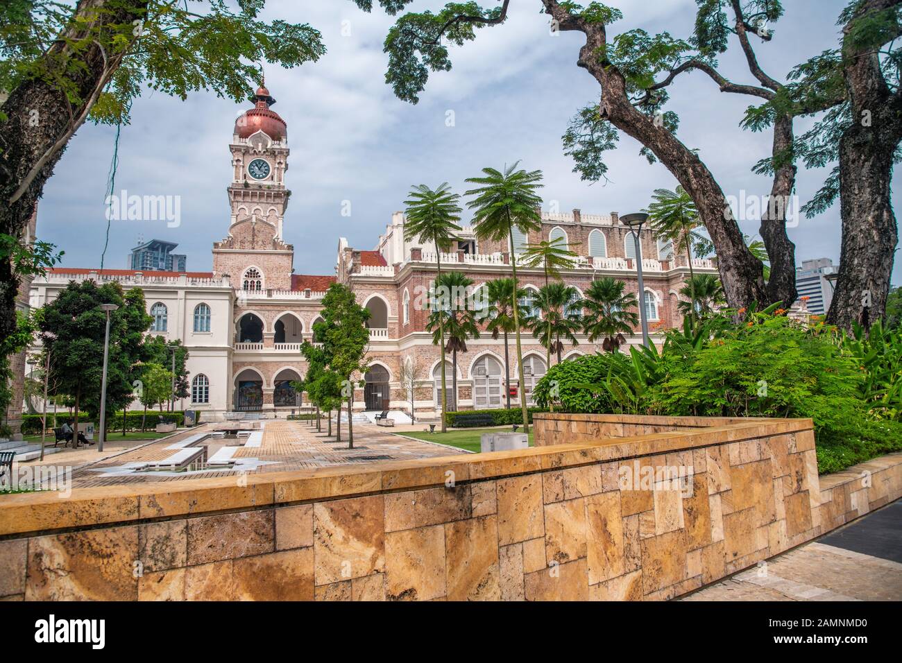 L'edificio Sultan Abdul Samad si trova di fronte alla Piazza Merdeka in Jalan Raja, Kuala Lumpur - Malesia. Foto Stock