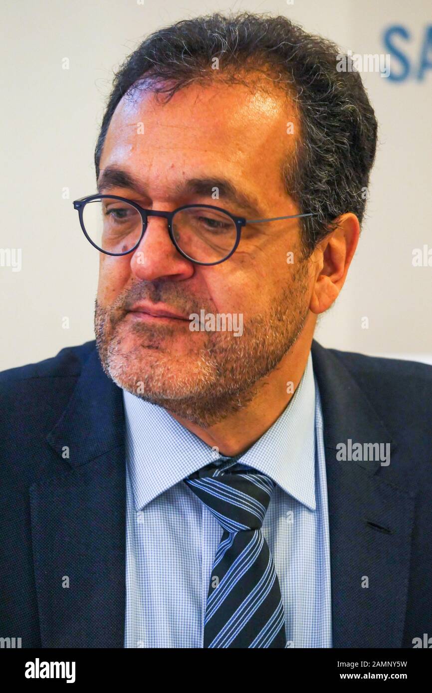 Erick Lelouche, presidente di Boehringer Ingelheim Francia, partecipa a una conferenza stampa per l'allaggio ufficiale DI HUB-VPH, il primo hub globale sulla sanità pubblica veterinaria, Lione, Francia Foto Stock