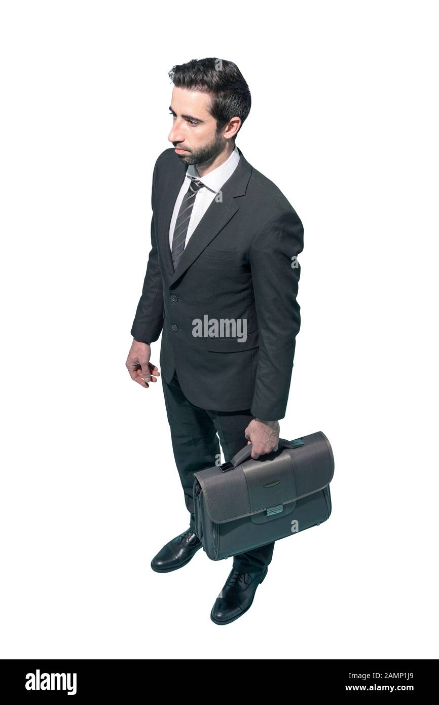 Uomo d'affari in piedi con valigetta su sfondo bianco, business e concetto di finanza Foto Stock