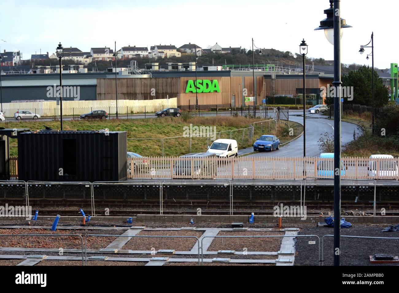 Barry, vale of Glamorgan / Wales - 6 gennaio 2020: Sviluppo del lungomare in Barry South Wales, costruzione di nuove case in questa comunità in espansione Foto Stock