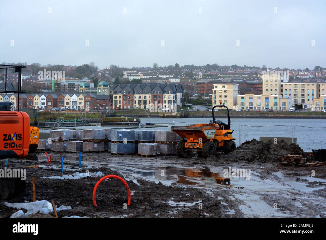 Barry, vale of Glamorgan / Wales - 6 gennaio 2020: Sviluppo del lungomare in Barry South Wales, costruzione di nuove case in questa comunità in espansione Foto Stock