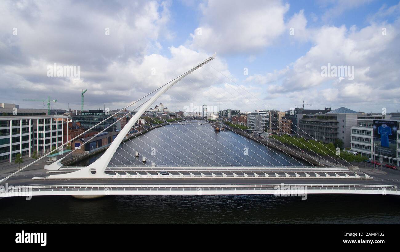 Antenna fuco foto di Samuel Beckett ponte sul fiume Liffey a Dublino, Irlanda Foto Stock