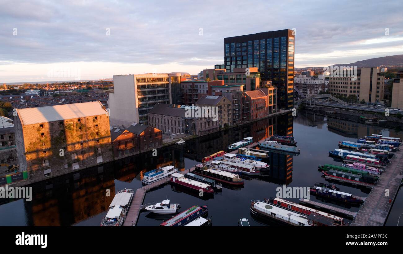 Grand Canal Dock, Dublino, Irlanda nella luce della sera Foto Stock