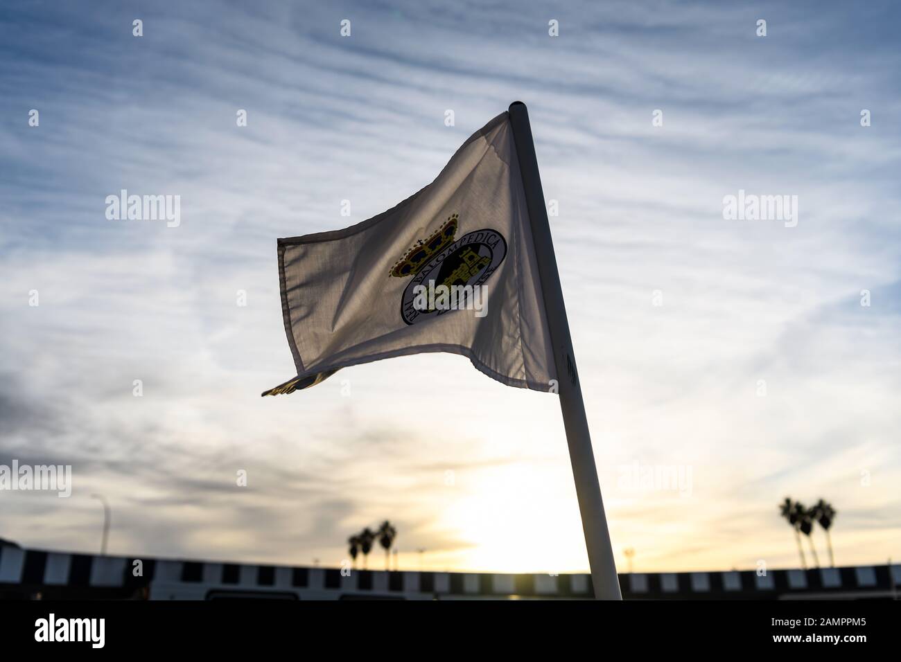 Caratteristica: Bandiera d'angolo con stemma del Real Balompedica Linense. GES/Football/2nd Bundesliga: Karlsruher SC - campo di formazione, gioco di test KSC - FC Lausanne-Sport, 14.01.2020 Calcio/Calcio: 2nd Bundesliga: Campo di formazione KSC, test match KSC - FC Lausanne-Sport, Karlsruhe, 14 gennaio 2020 | utilizzo in tutto il mondo Foto Stock