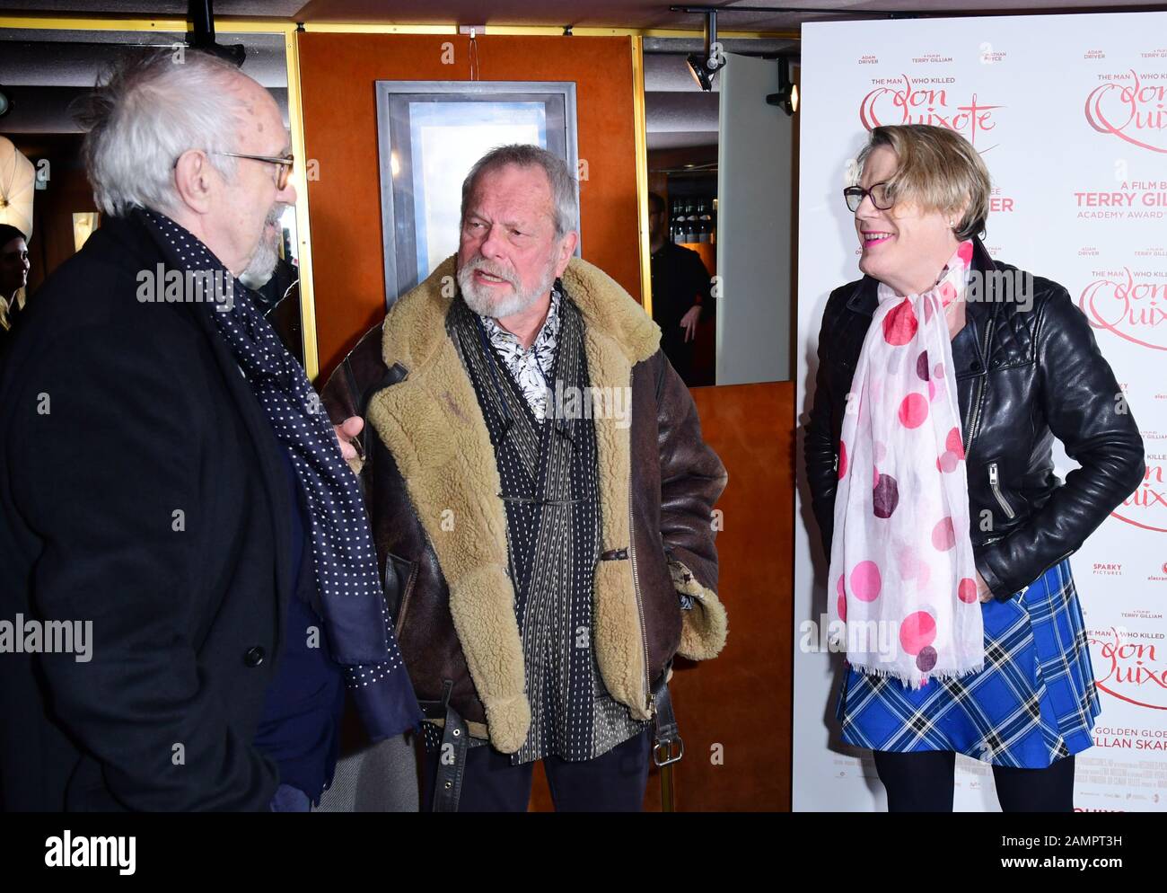 (Da sinistra a destra) Jonathan Pryce, Terry Gilliam ed Eddie Izzard che hanno partecipato ad uno screening dell'uomo Che Ha Ucciso Don Chisciotte al cinema Curzon Mayfair a Londra. Foto Stock
