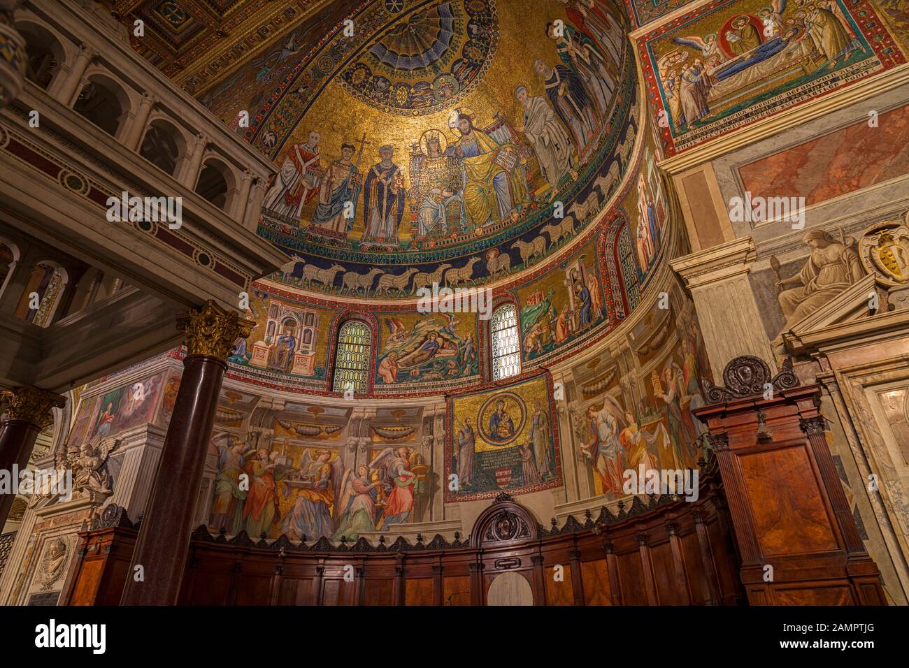 Chiesa di Santa Maria in Trastevere. Vista del mosaico dell'abside. Foto Stock