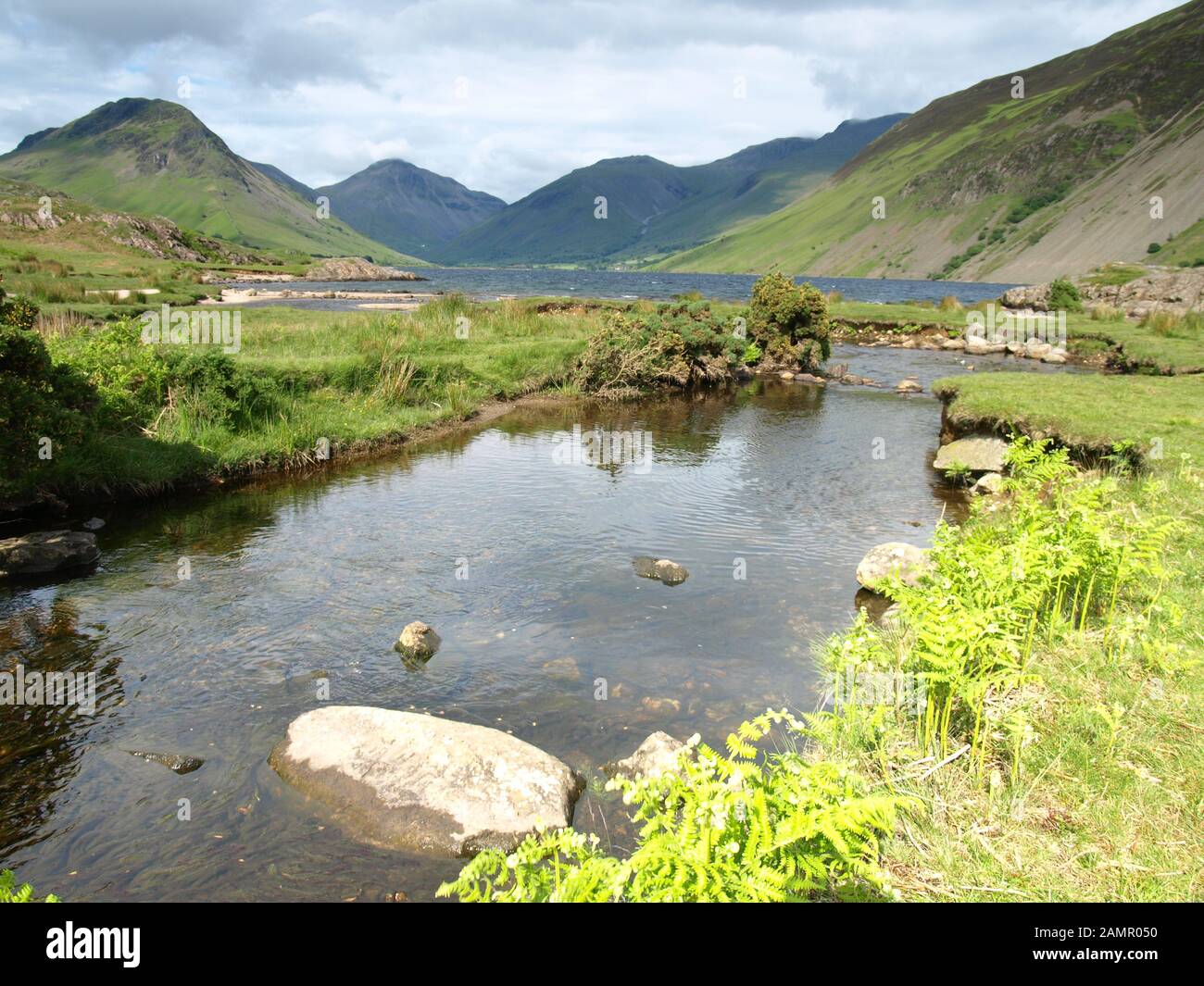 Wast Water si trova a Wasdale nel Lake District. Regno Unito Foto Stock