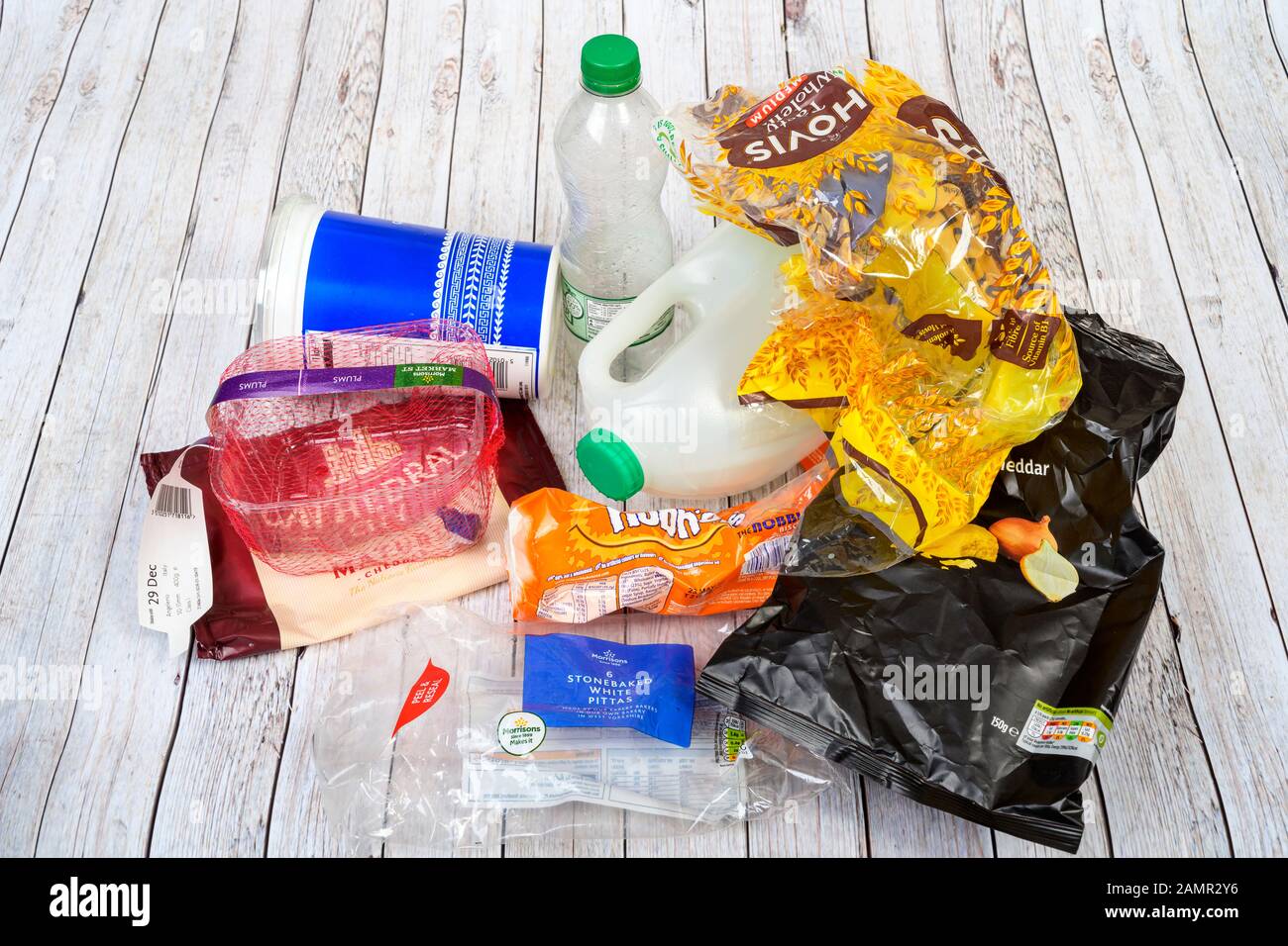 Uso singola in plastica, rifiuti domestici, ambiente Foto Stock
