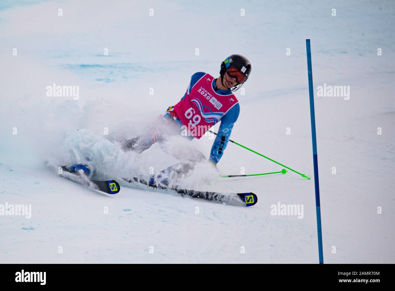 Losanna, Svizzera. 14th Gen 2020. Zampa Teo (SVK) compete nello sci alpino Slalom Run 2 maschile durante i Giochi Olimpici Giovanili di Losanna 2020 presso il Centro Alpino Les Diablerets martedì 14 gennaio 2020. LOSANNA, SVIZZERA. Credito: Taka G Wu/Alamy Live News Foto Stock