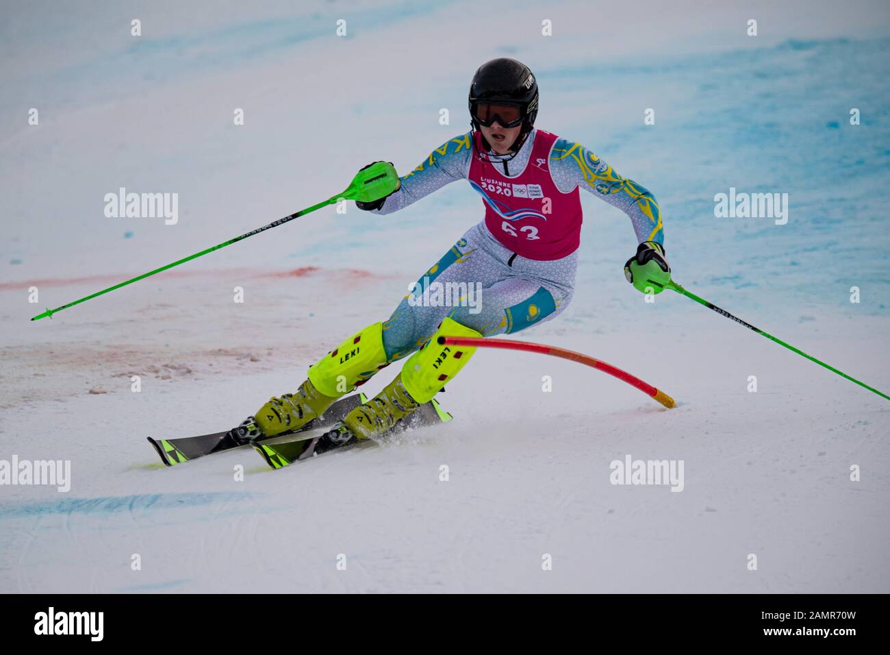 Losanna, Svizzera. 14th Gen 2020. SHLEMOV Vladislav Ê(KAZ) compete nello sci alpino Slalom Run 2 da uomo durante i Giochi Olimpici giovanili di Losanna 2020 presso il Centro Alpino Les Diablerets martedì 14 gennaio 2020. LOSANNA, SVIZZERA. Credito: Taka G Wu/Alamy Live News Foto Stock