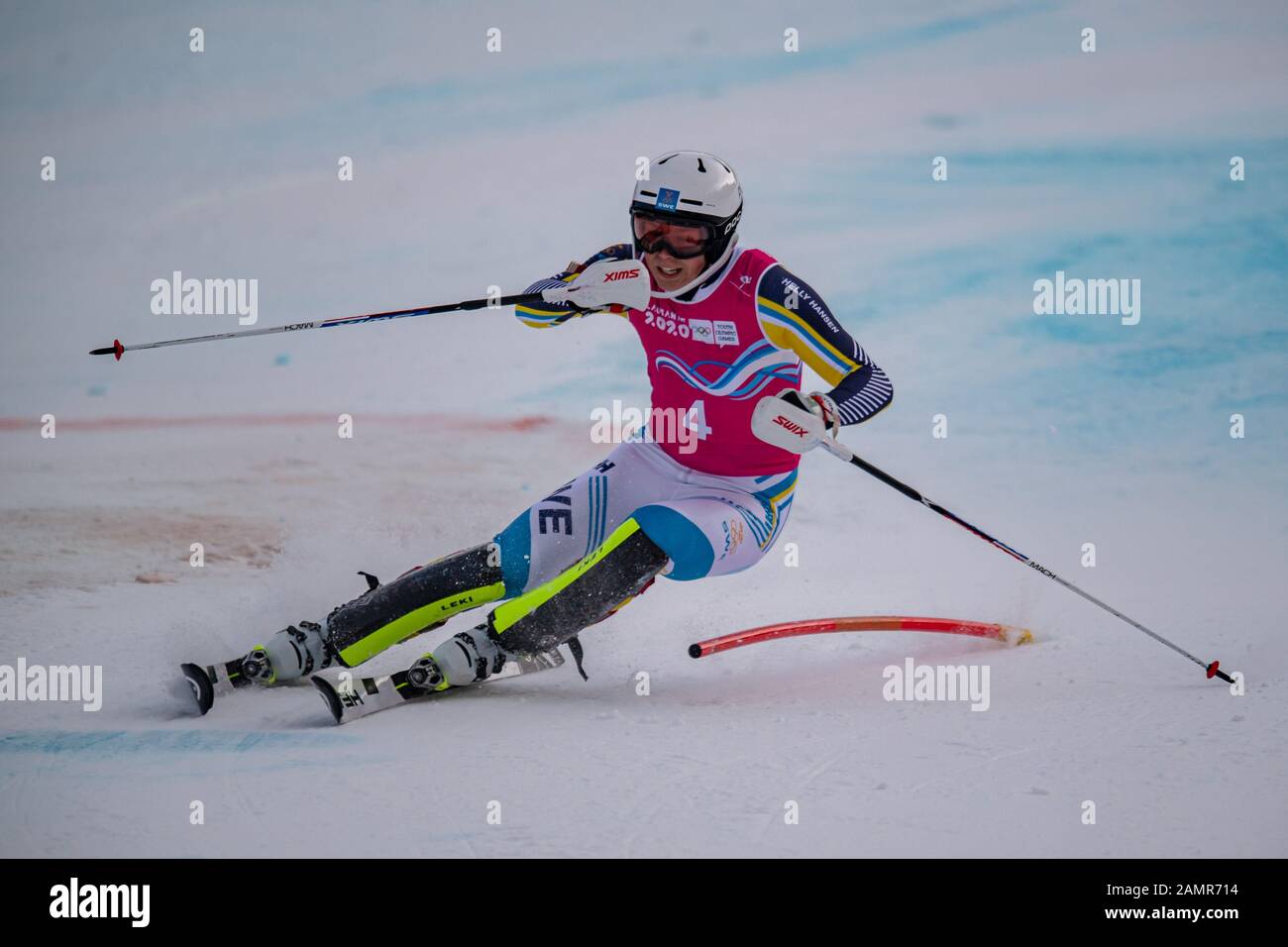 Losanna, Svizzera. 14th Gen 2020. HOFSTEDT Adam (SWE) compete nello sci alpino Slalom Run 2 maschile durante i Giochi Olimpici Giovanili di Losanna 2020 presso il Centro Alpino Les Diablerets martedì 14 gennaio 2020. LOSANNA, SVIZZERA. Credito: Taka G Wu/Alamy Live News Foto Stock