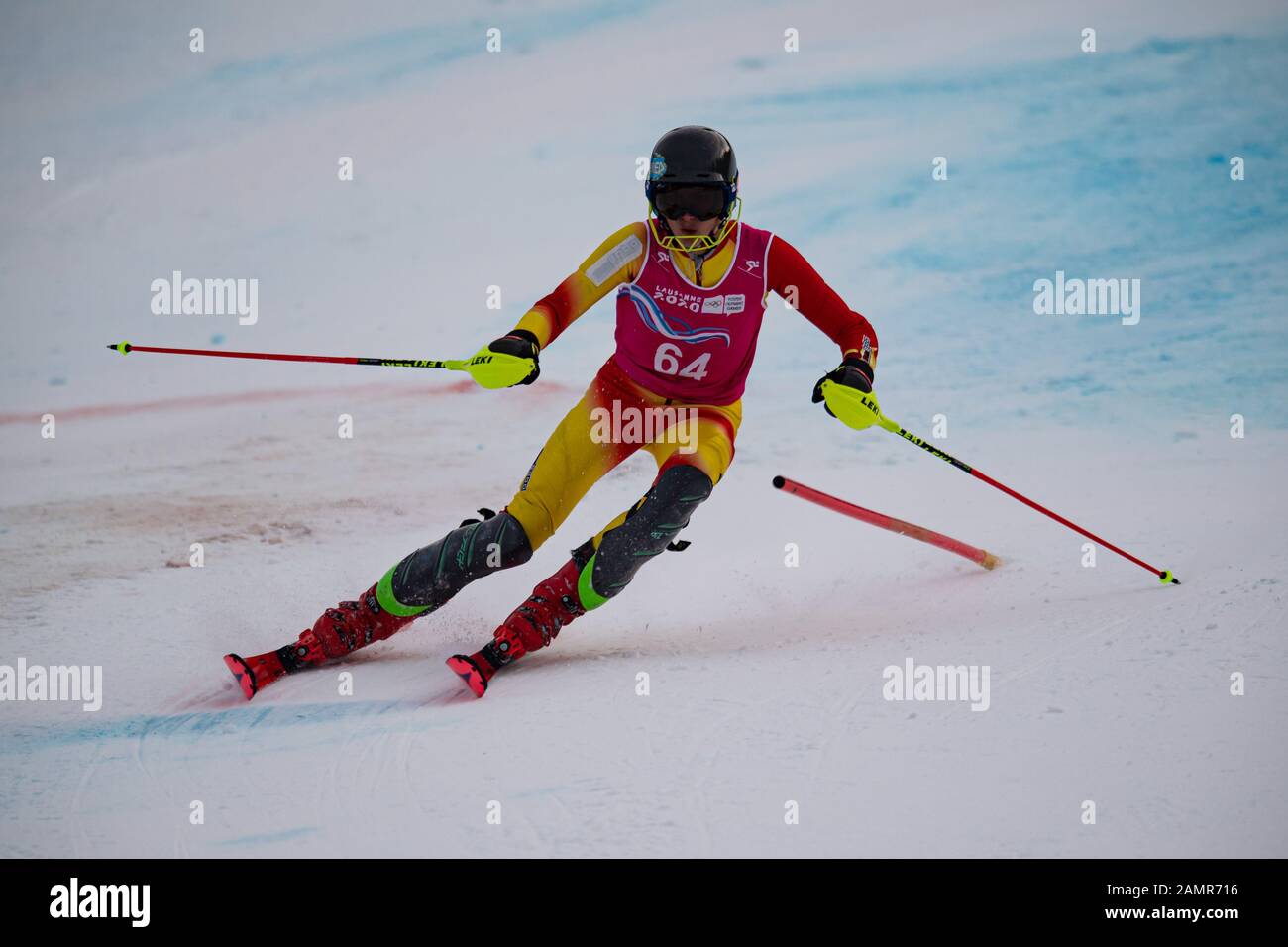 Losanna, Svizzera. 14th Gen 2020. LAZARESKI Mirko (MKD) compete nello sci alpino Slalom Run 2 da uomo durante i Giochi Olimpici giovanili di Losanna 2020 presso il Centro Alpino Les Diablerets martedì 14 gennaio 2020. LOSANNA, SVIZZERA. Credito: Taka G Wu/Alamy Live News Foto Stock