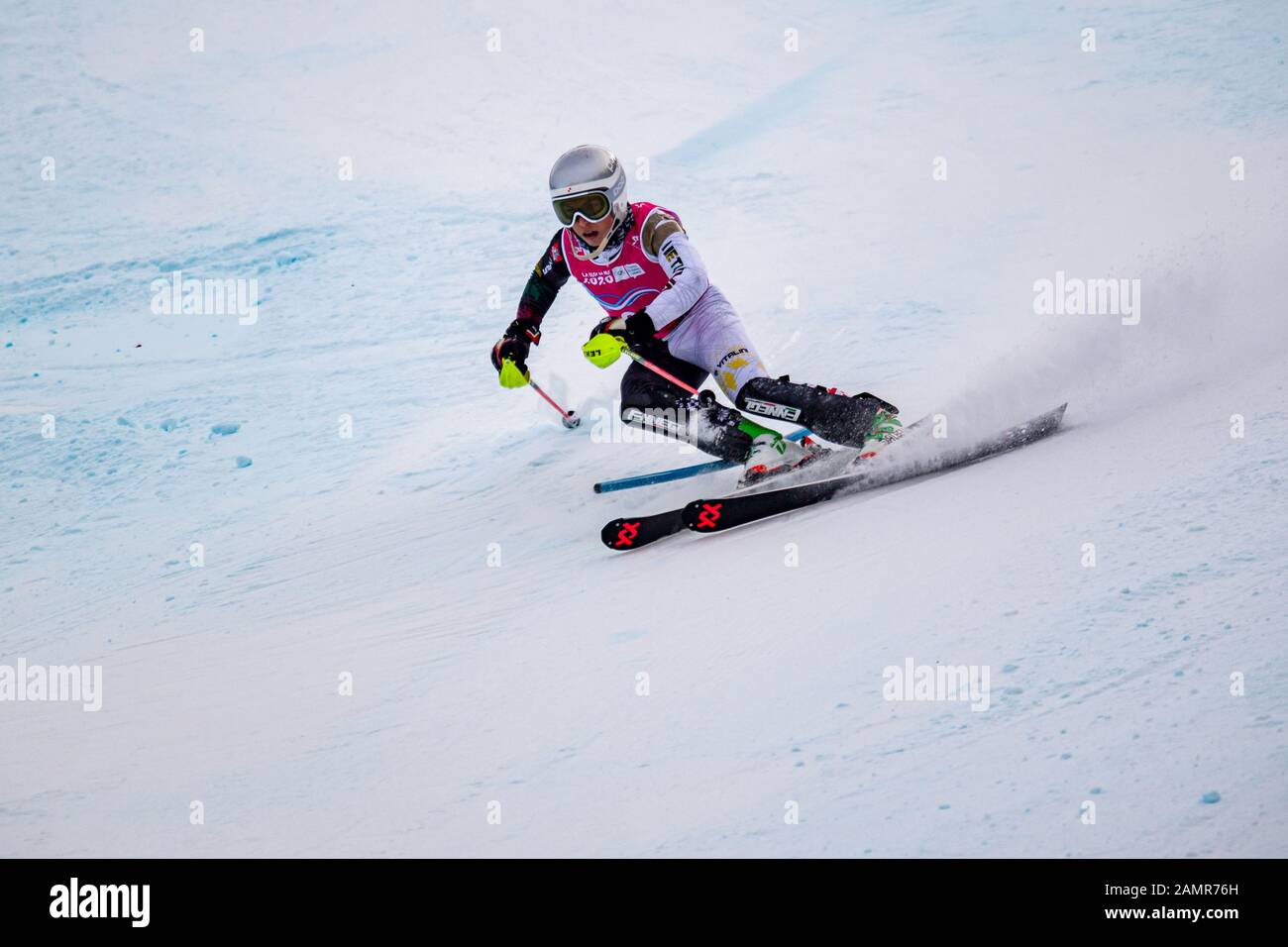 Losanna, Svizzera. 14th Gen 2020. LAPIENIS Vakaris Jokubas (LTU) compete nello sci alpino Slalom Run 2 da uomo durante i Giochi Olimpici giovanili di Losanna 2020 presso il Centro Alpino Les Diablerets martedì 14 gennaio 2020. LOSANNA, SVIZZERA. Credito: Taka G Wu/Alamy Live News Foto Stock