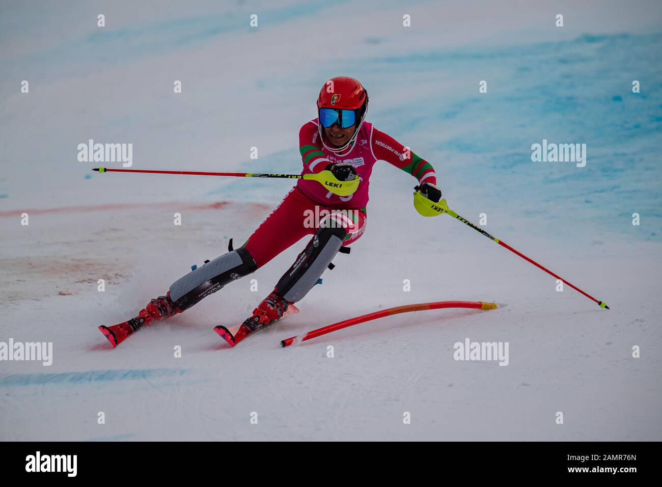 Losanna, Svizzera. 14th Gen 2020. Ramos Manuel (POR) compete nello sci alpino Slalom Run 2 maschile durante i Giochi Olimpici Giovanili di Losanna 2020 presso il Centro Alpino Les Diablerets martedì 14 gennaio 2020. LOSANNA, SVIZZERA. Credito: Taka G Wu/Alamy Live News Foto Stock