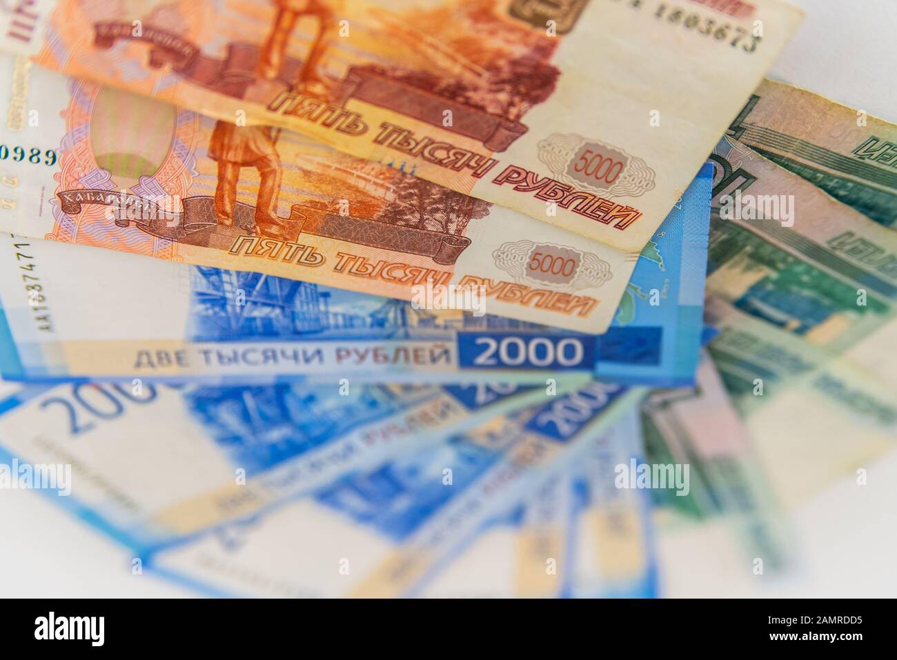 Banconote in valuta rubata sparse, vista del money closeup. Foto Stock