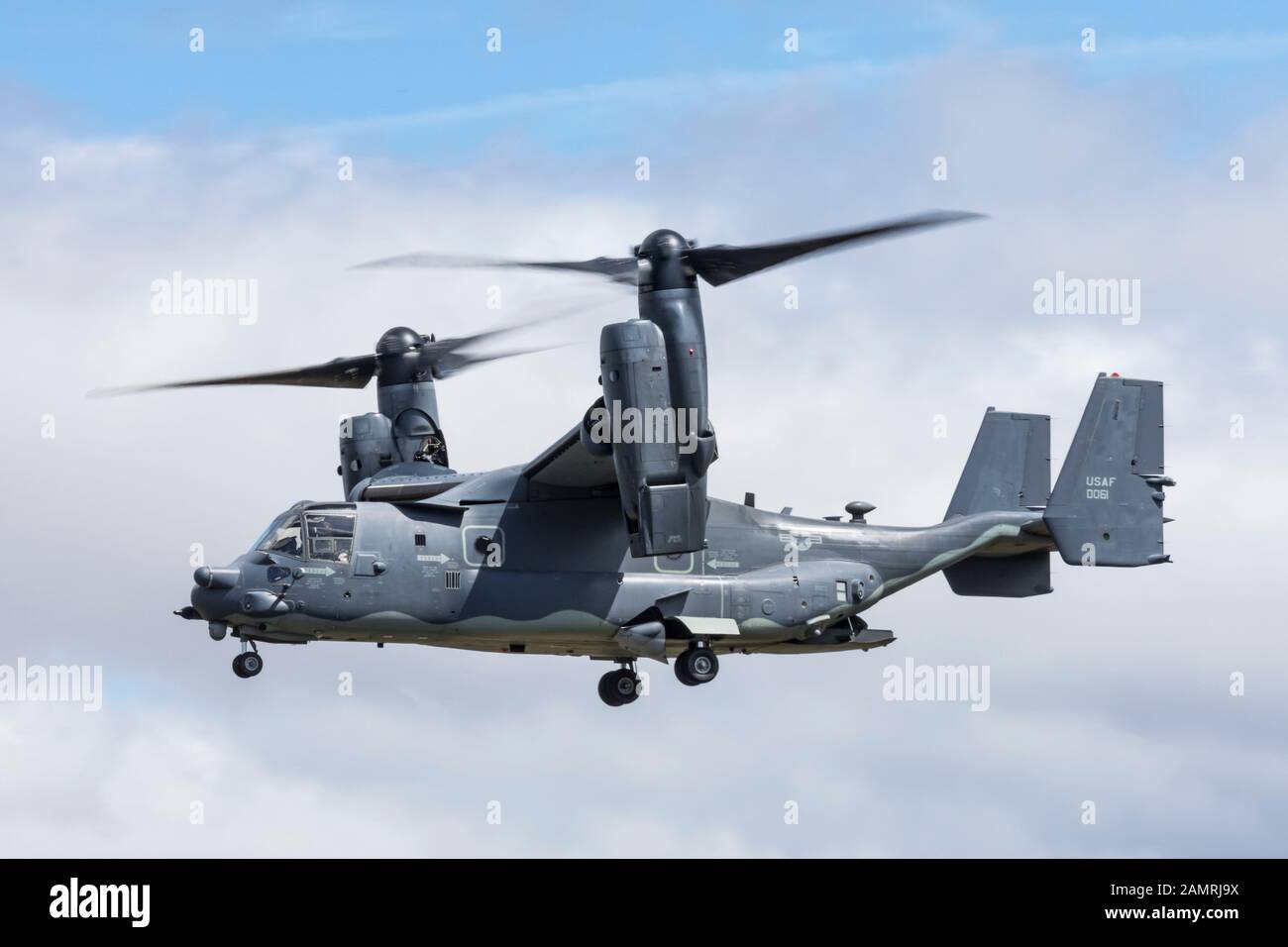 US Air Force CV-22 Osprey vola il 14 luglio 2017 a RAF Fairford, Gloucestershire, Regno Unito Foto Stock