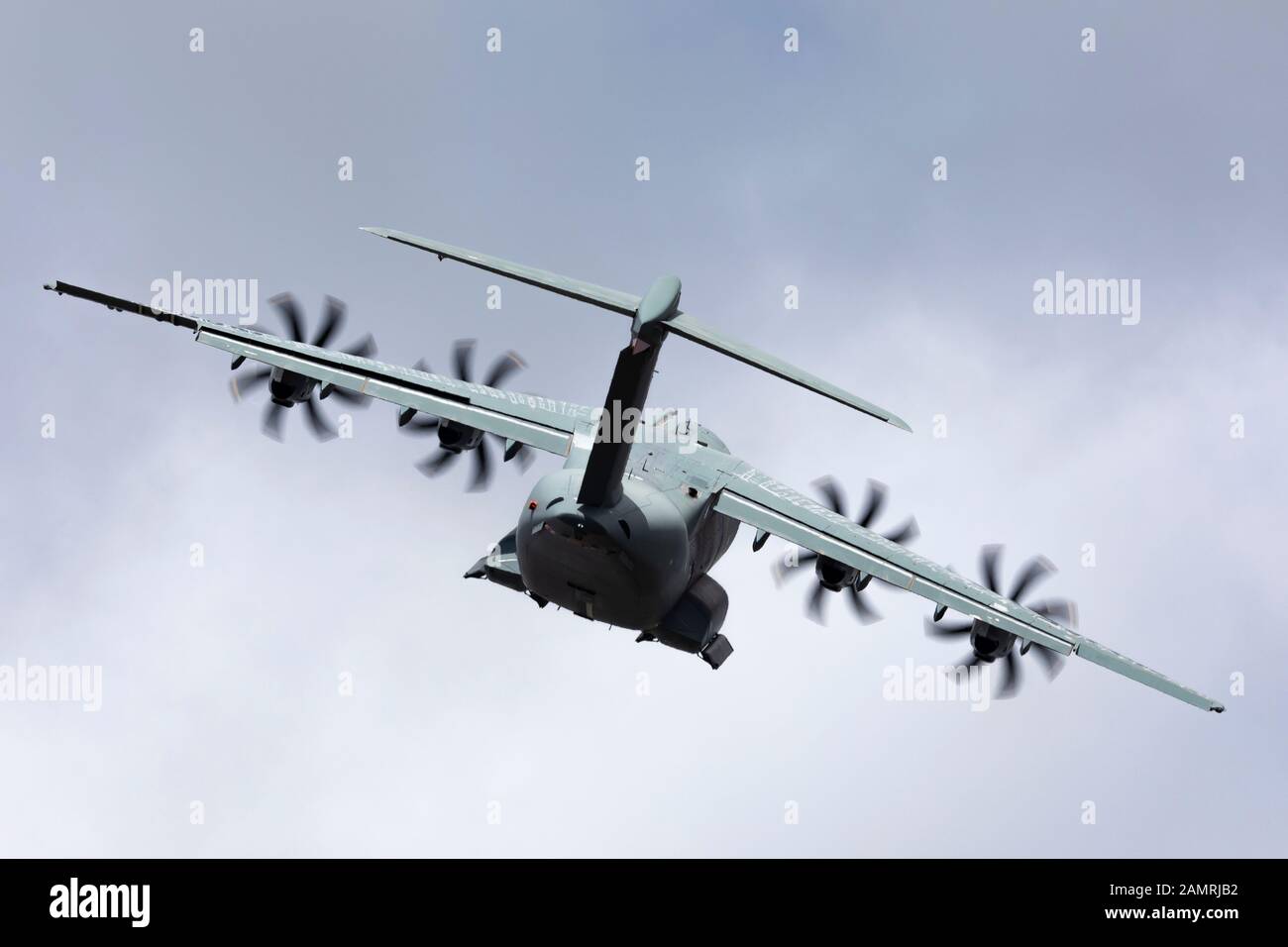 Airbus Military Airbus A400, che vola il 14 luglio 2017 a RAF Fairford, Gloucestershire, Regno Unito Foto Stock