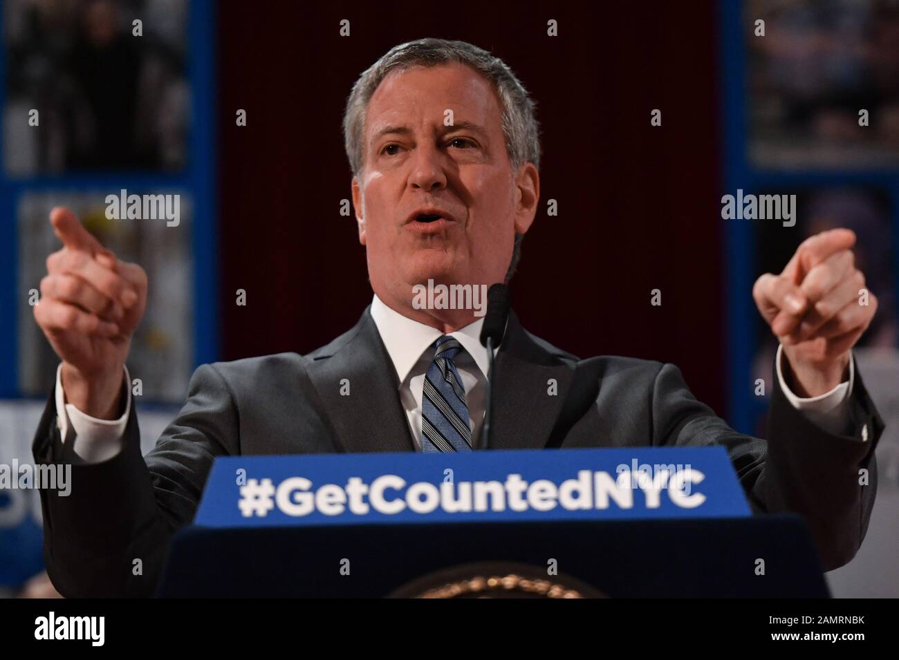 Il sindaco di New York Bill de Blasio partecipa a un rally per dare il via alla campagna di conteggio Completo Del Censimento di New York 2020, il 14 gennaio 2020, presso la New York University di Ne Foto Stock