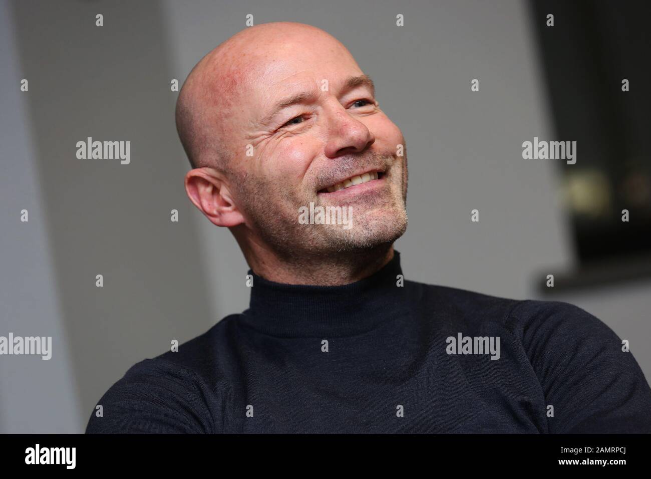 La star del calcio Alan Shearer nella foto a Chichester, West Sussex, Regno Unito. Foto Stock