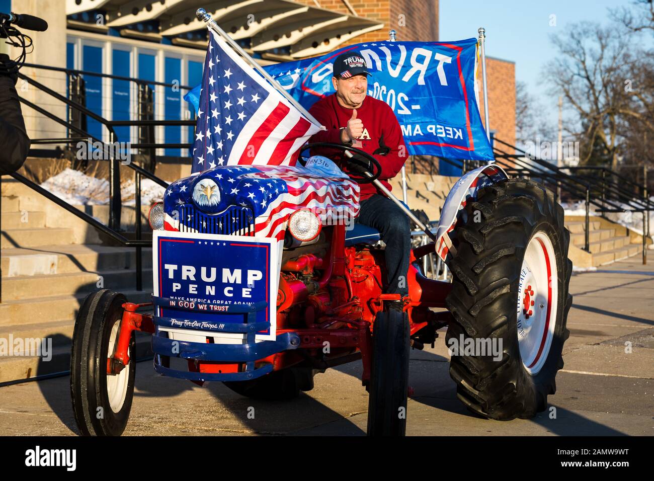 Pro-Donald Trump ha protestato al di fuori Del Dibattito democratico a Des Moines, Iowa, Stati Uniti Foto Stock