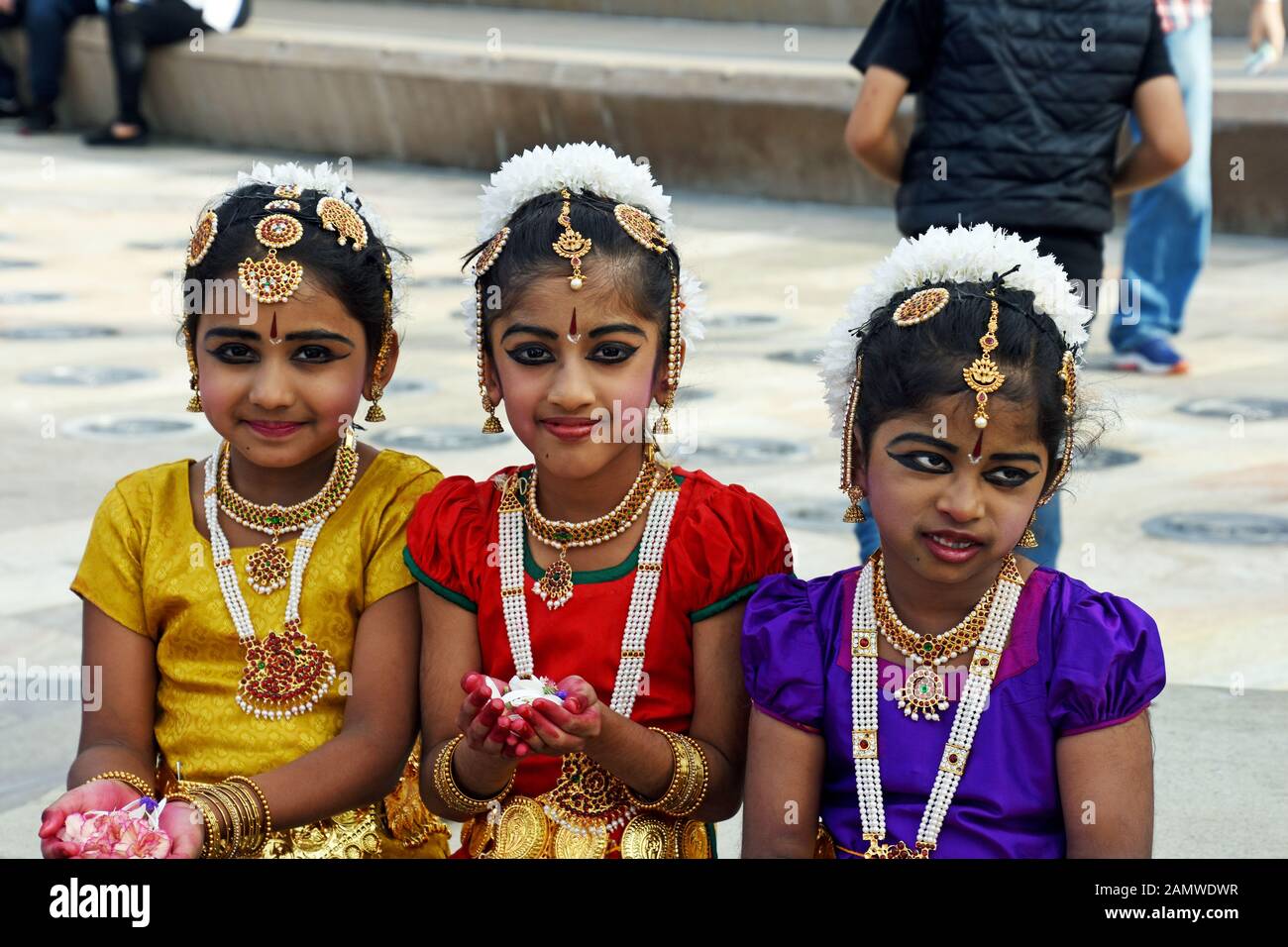 BAMBINI INDIANI IN COSTUMI CULTURALI Foto Stock