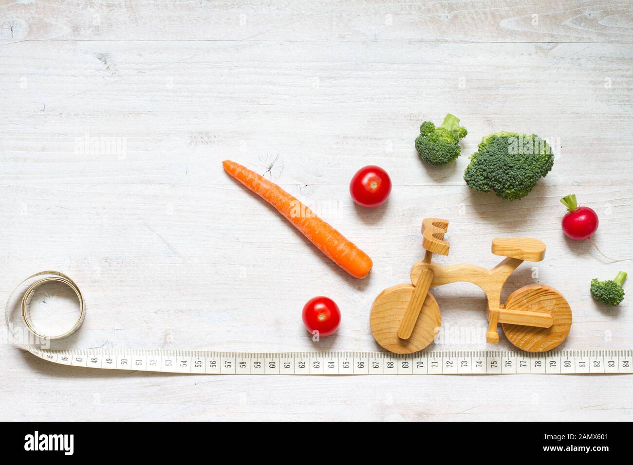 Uno stile di vita sano cibo vegetariano sulla moto abstract dieta e sport concept Foto Stock