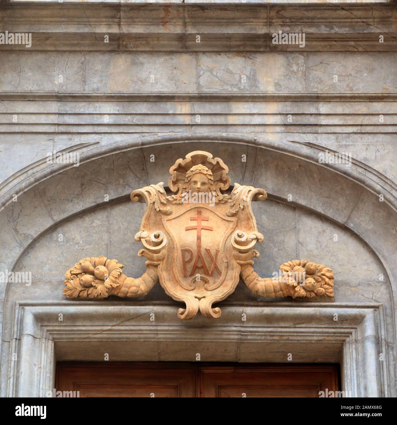 Chi Rho Christogram, Pax Christi simbolo alla porta di ingresso della chiesa della Martorana chiesa, Palermo Foto Stock