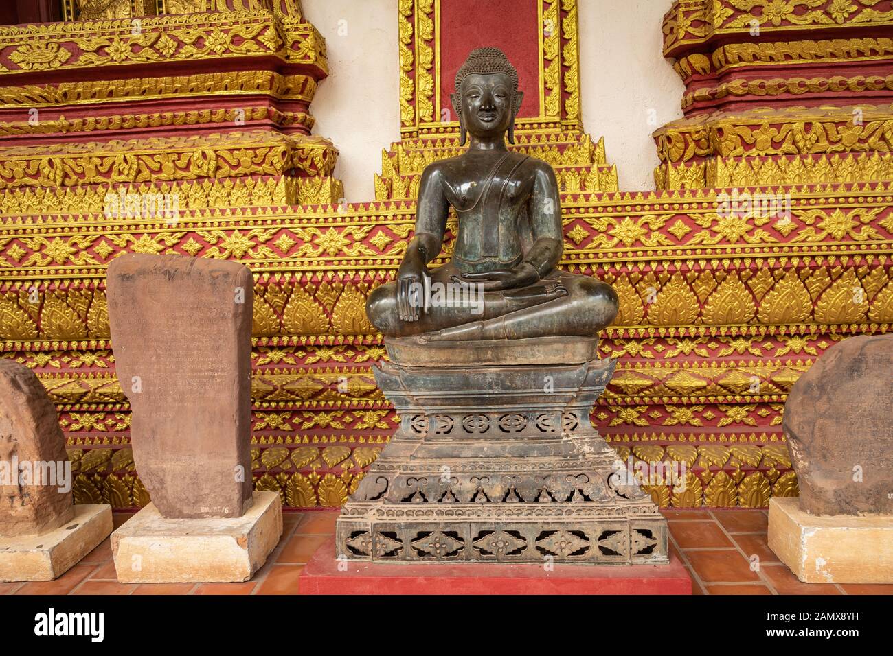 L'architettura e l'antica immagine del Buddha e la scultura di dettaglio (Hor Pha keo Museo).Haw Pha Kaew Museum di Vientiane, Laos. Foto Stock