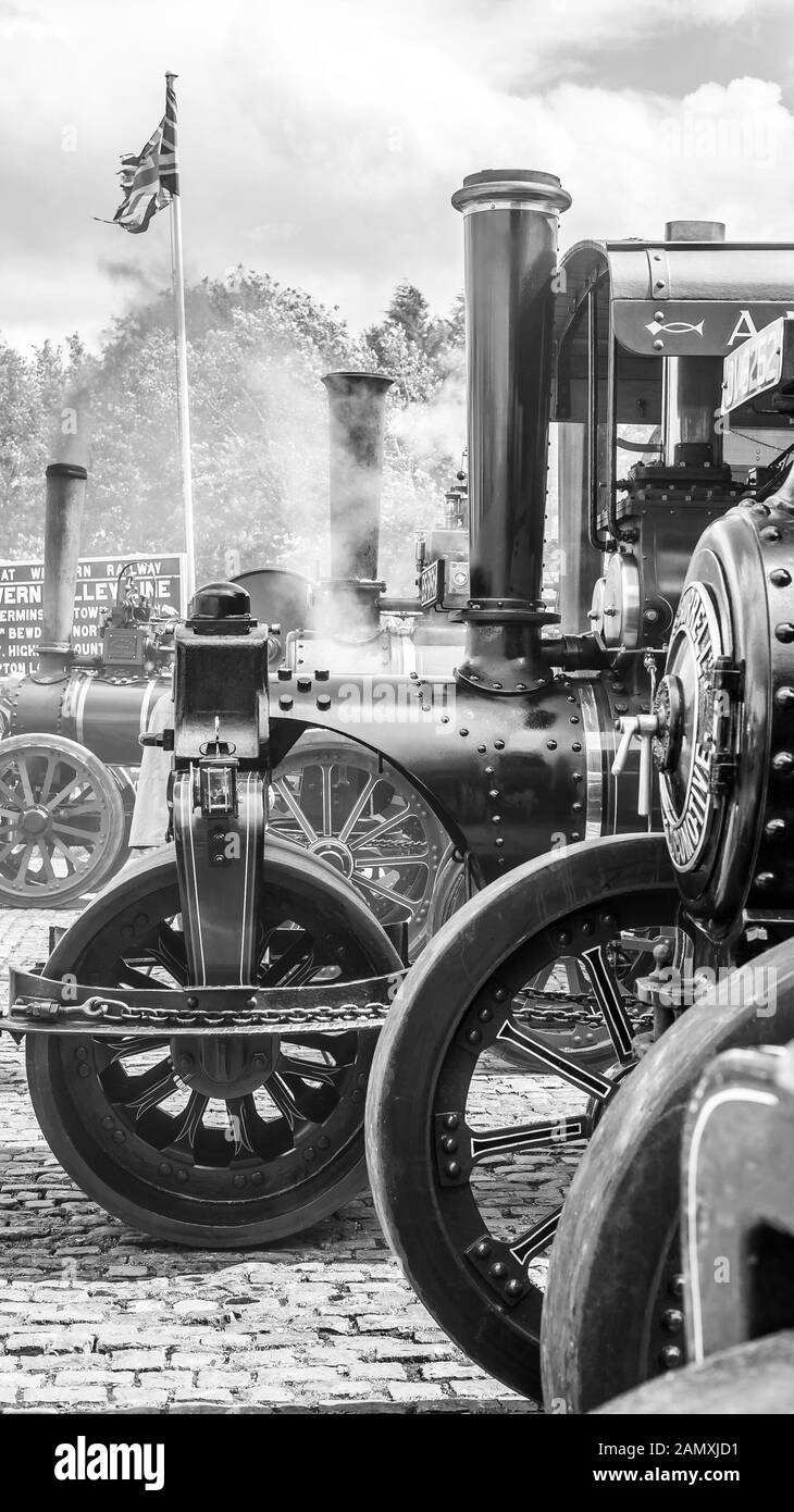 Motori di trazione a vapore in bianco e nero conservati e in mostra alla mostra sui motori a vapore della Severn Valley Heritage Steam Railway UK. Foto Stock