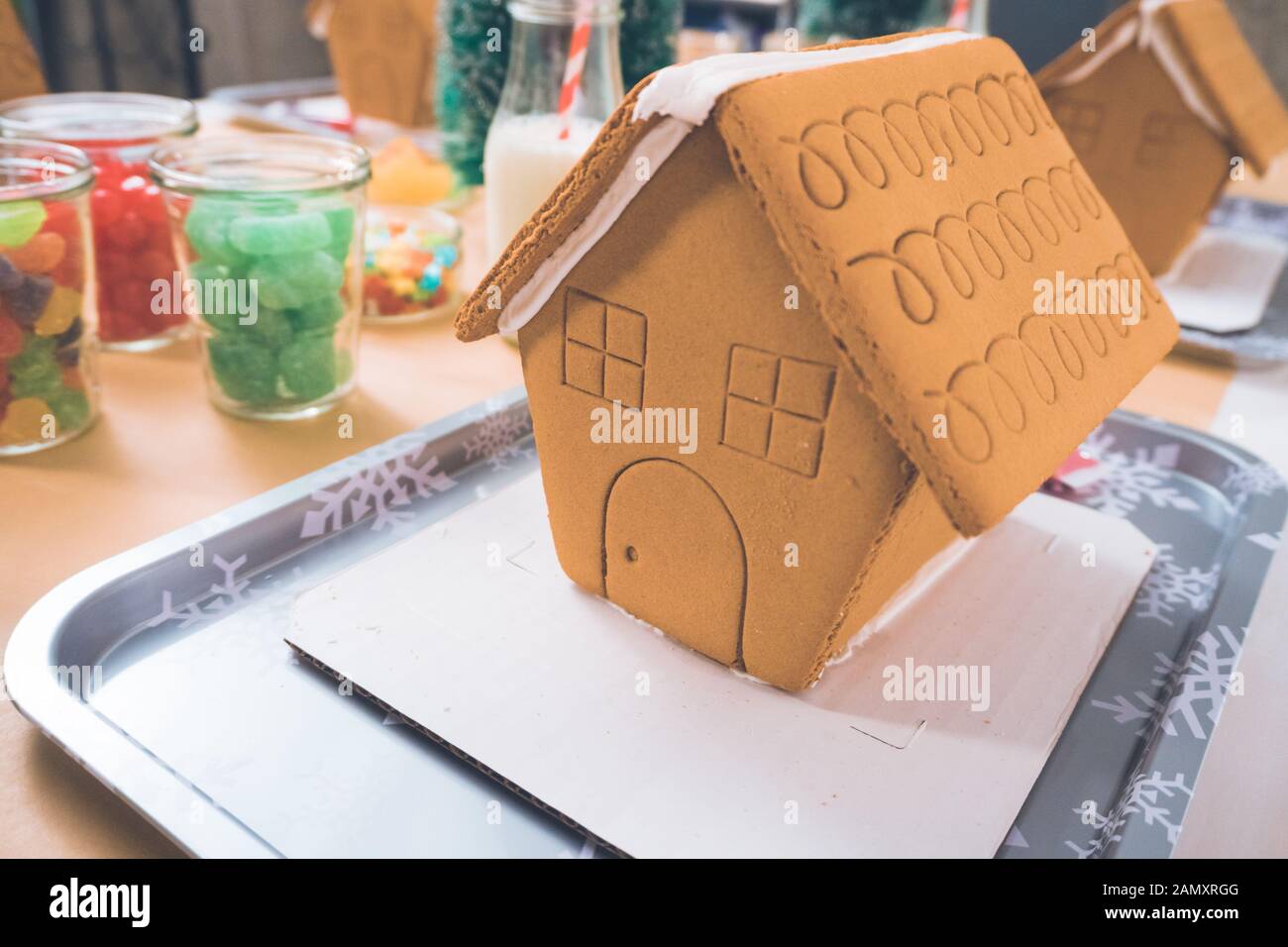 Close up Gingerbread case a kids craft festa di Natale. Foto Stock
