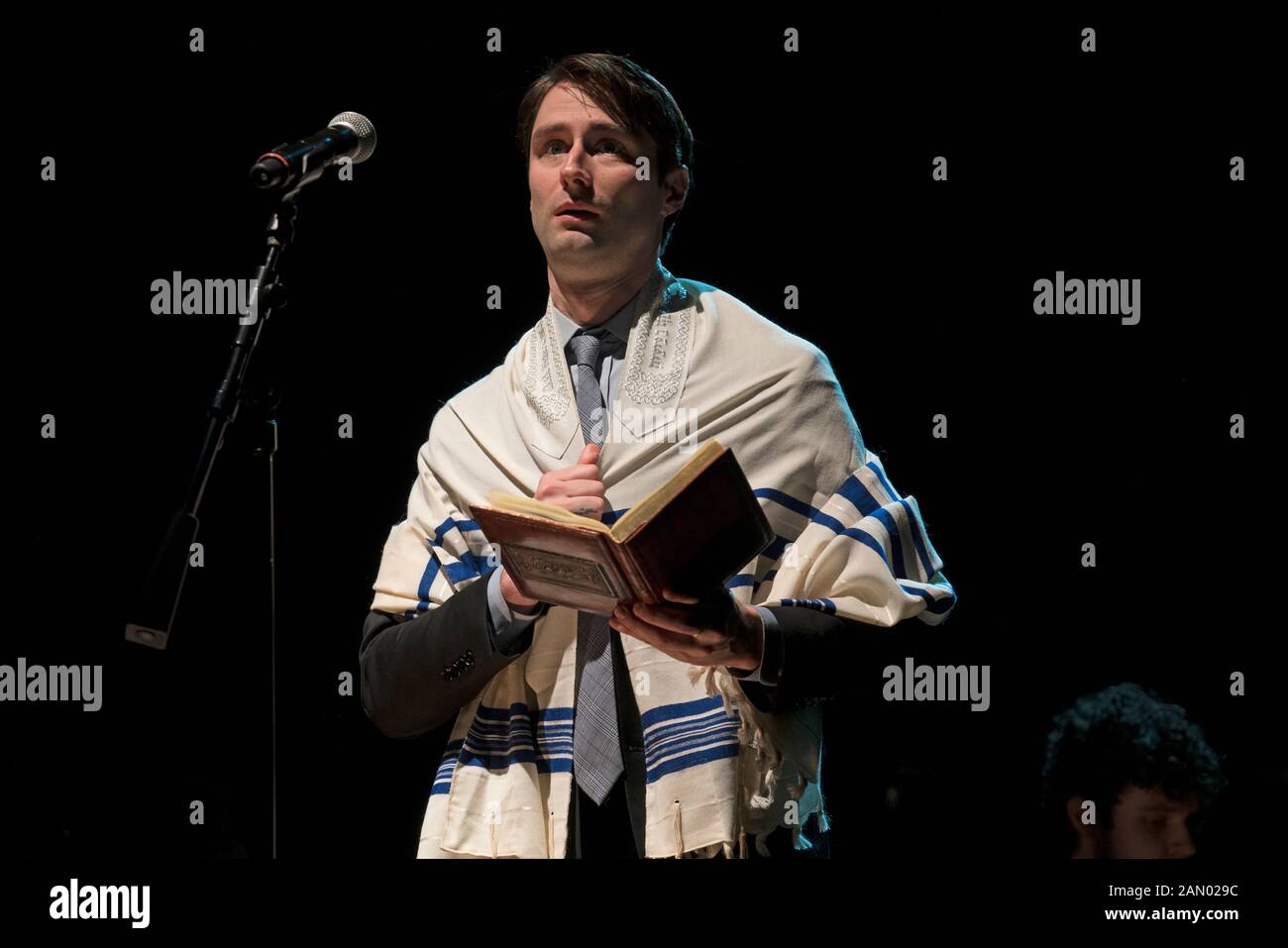 Come parte dell'Ottava annuale Festival prototipo, "ferro e carbone" è una meditazione da Jeremy Schonfeld sulla sua famiglia di reclusione in Auschwitz . Foto Stock